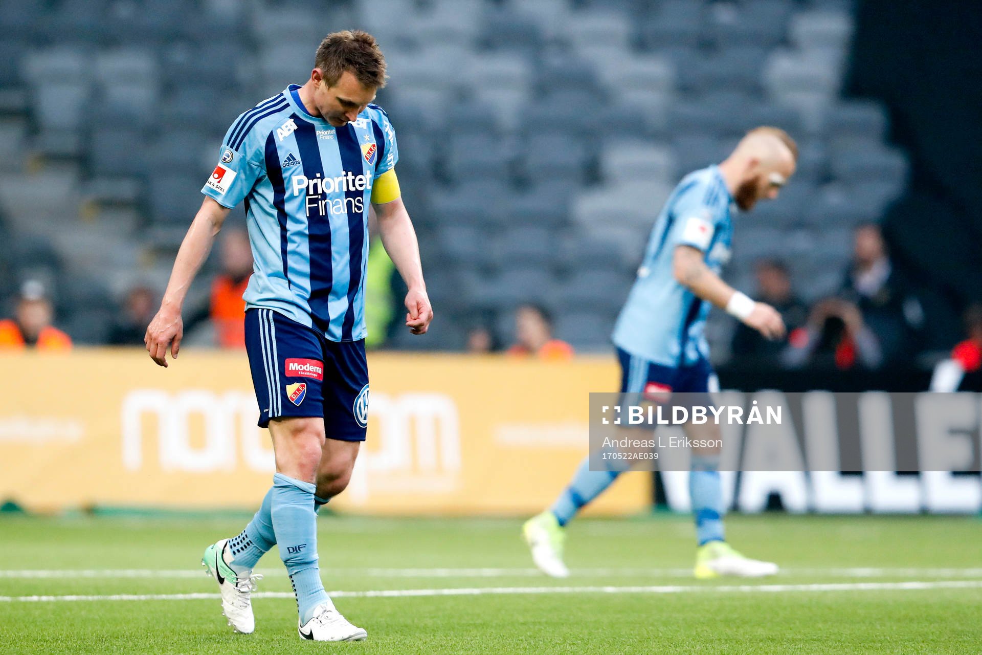 Djurgårdens Kim Källström och Magnus Eriksson deppar