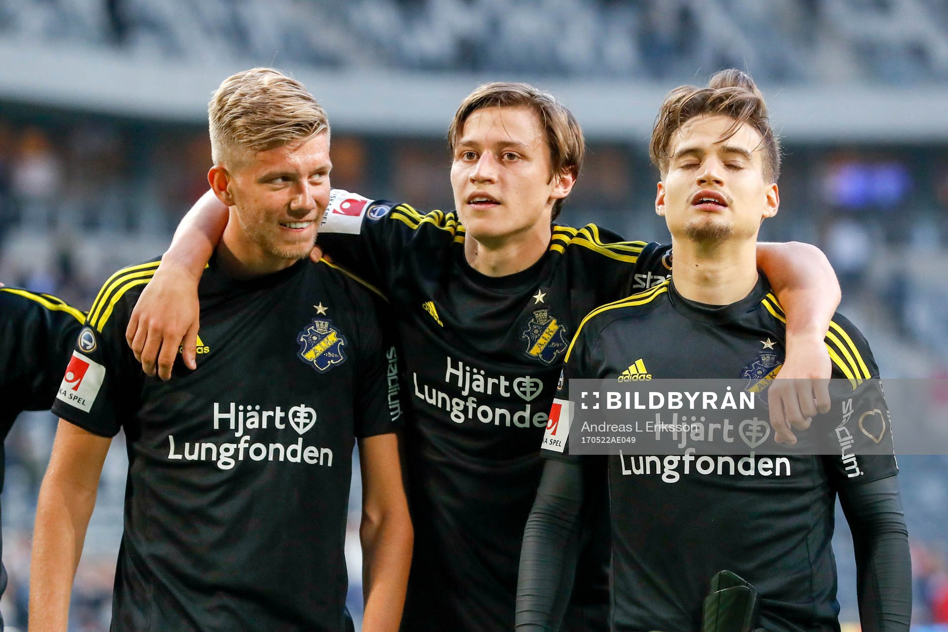 AIK:s Anton Jönsson Salétros, Simon Thern och Amin Affane jublar efter fotbollsmatchen i Allsvenskan mellan Djurgården och AIK den 22 maj 2017 i Stockholm.