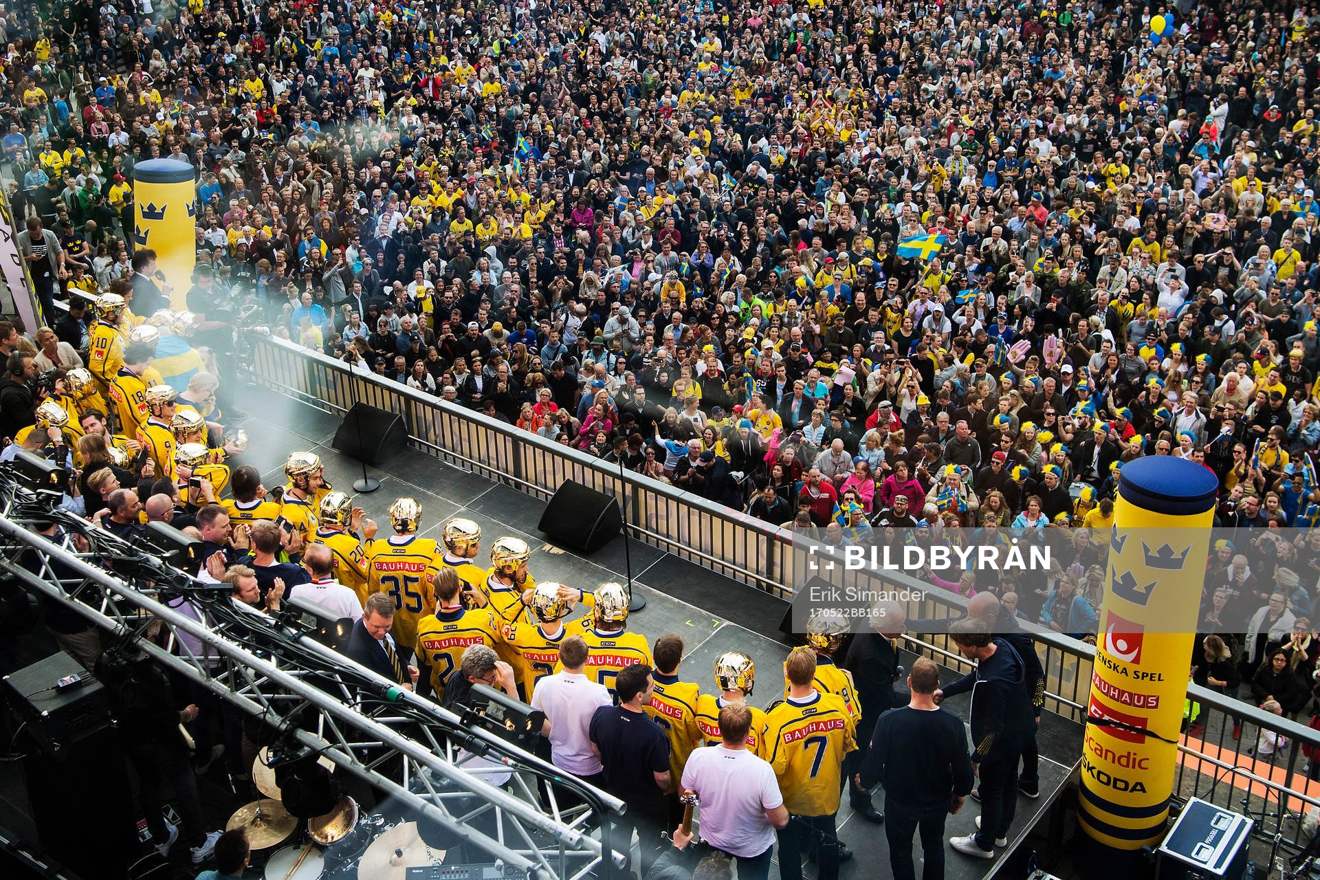 Laget på Sergels torg när Sveriges landslag i ishockey