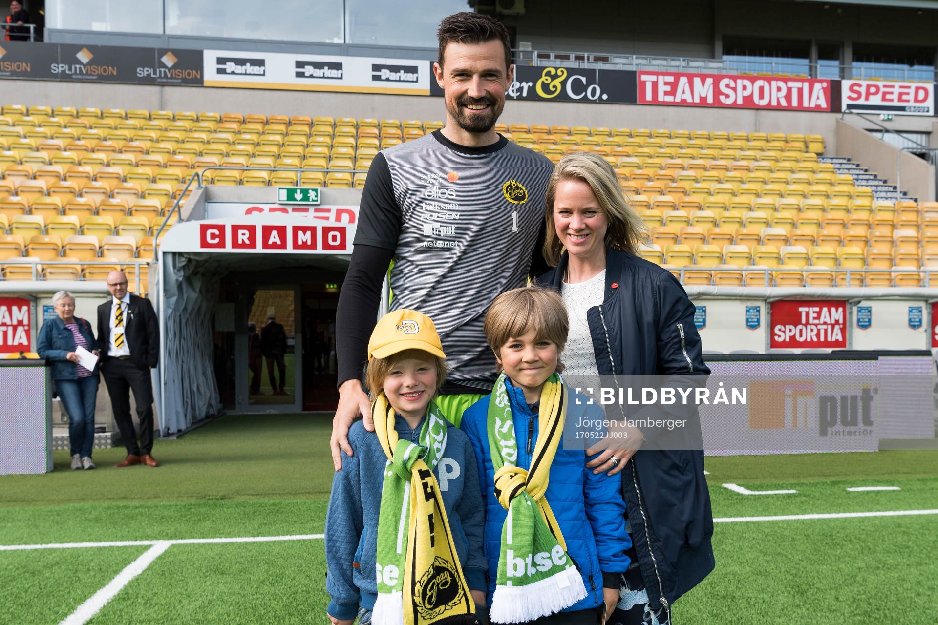 Elfsborgs målvakt Kevin Stuhr Ellegaard poserar med