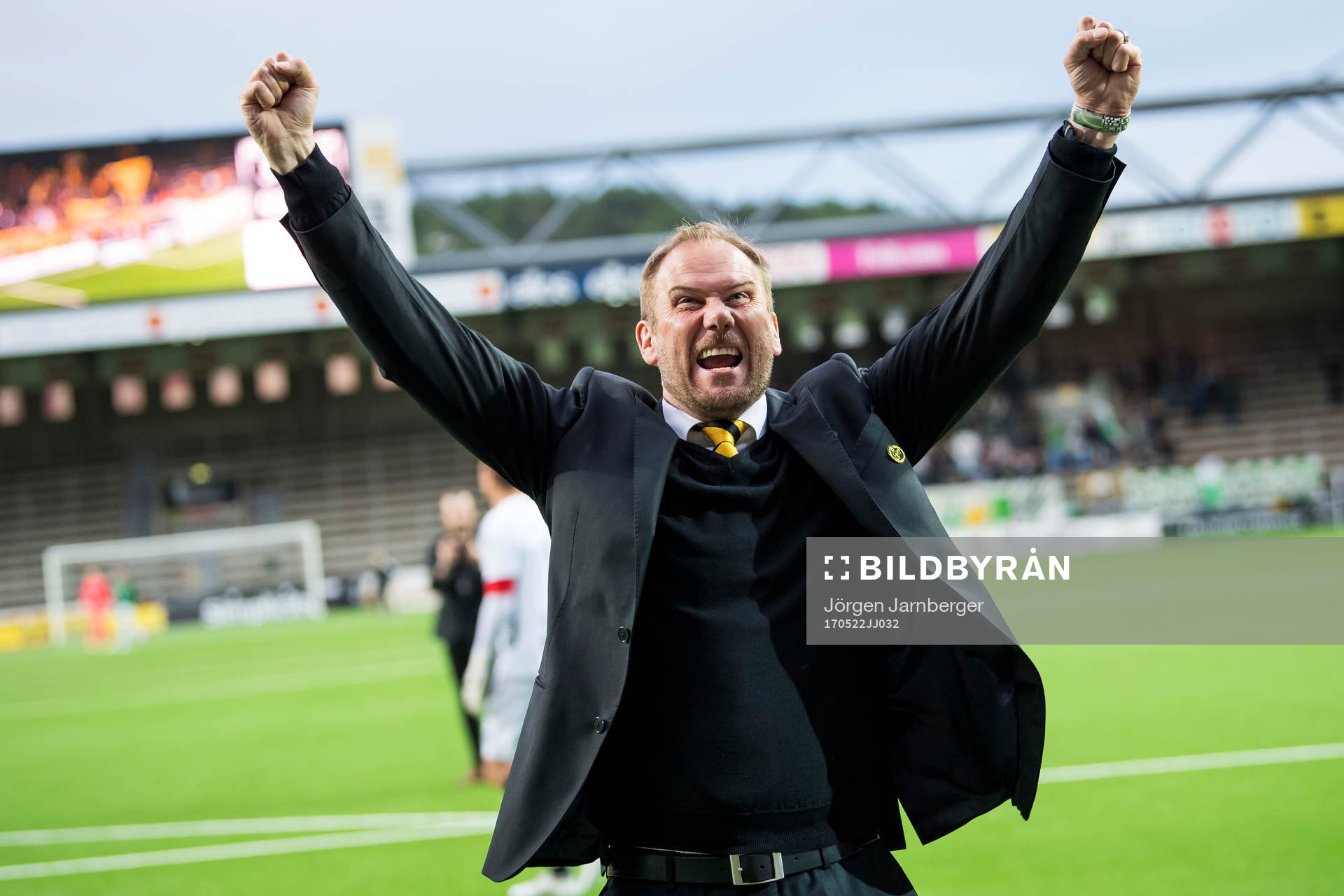 Elfsborgs manager Magnus Haglund jublar