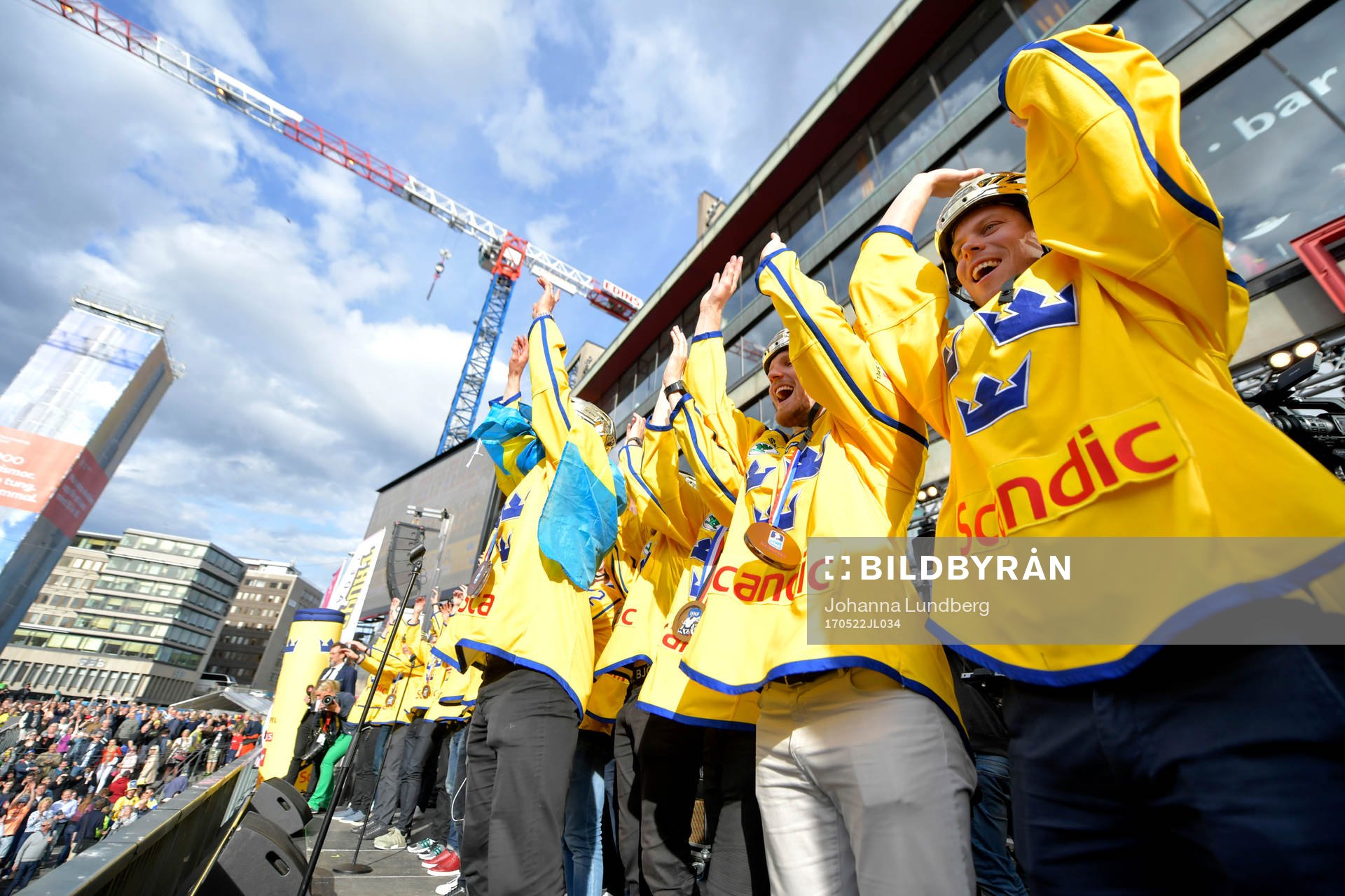 Laget på Sergels torg när Sveriges landslag i ishockey
