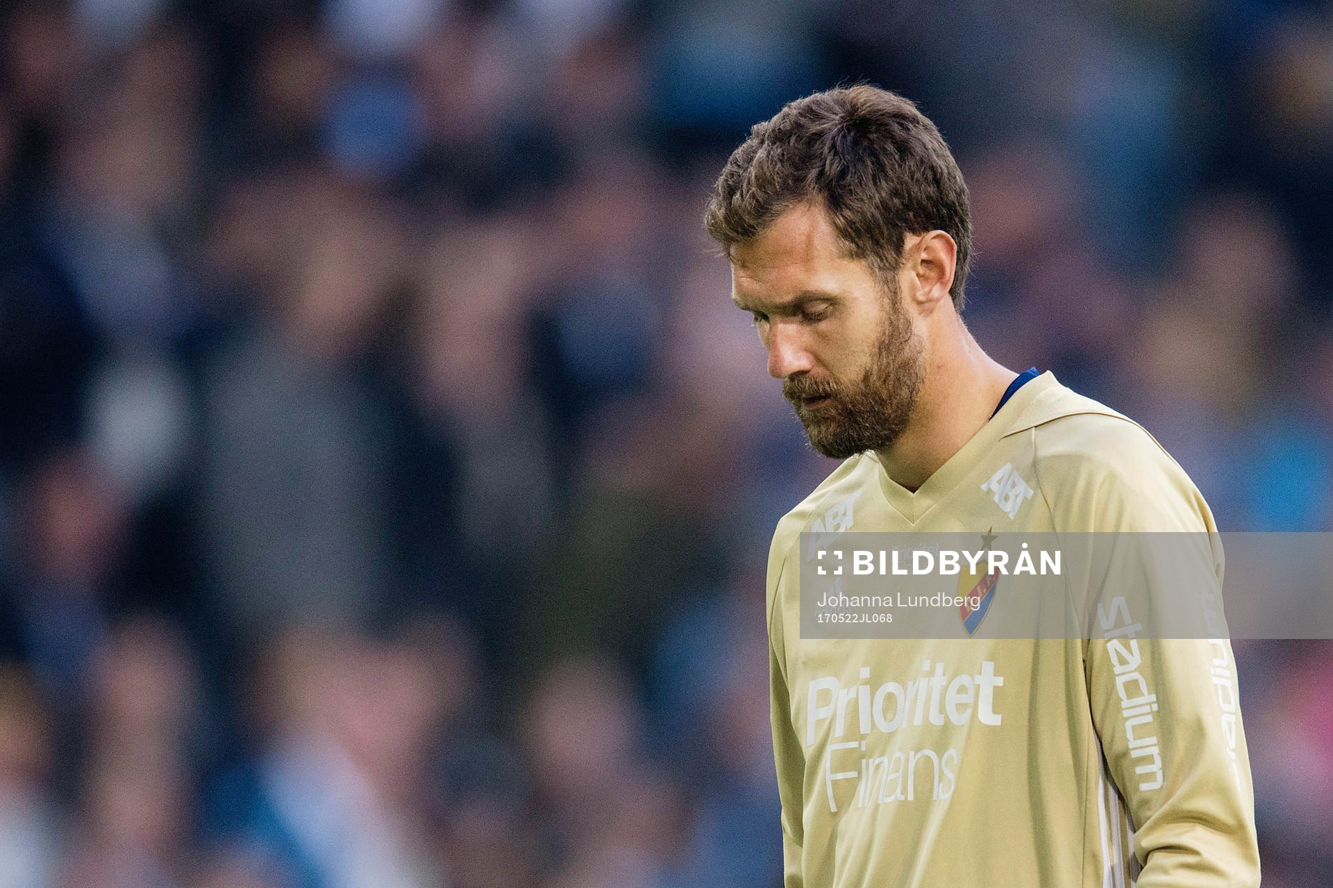 Djurgårdens målvakt Andreas Isaksson deppar