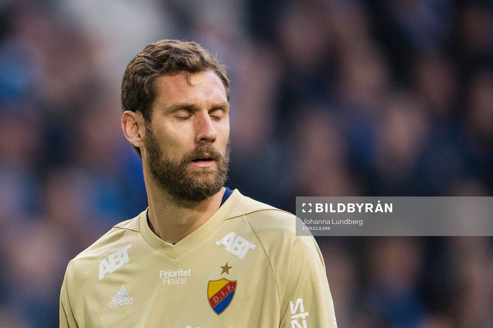 Djurgårdens målvakt Andreas Isaksson deppar