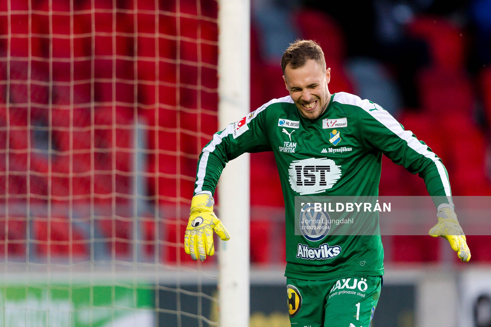 Östers målvakt Robin Malmkvist deppar