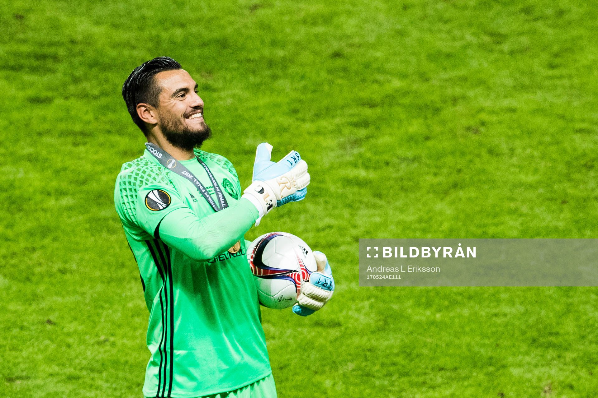 Manchester Uniteds målvakt Sergio Romero jublar