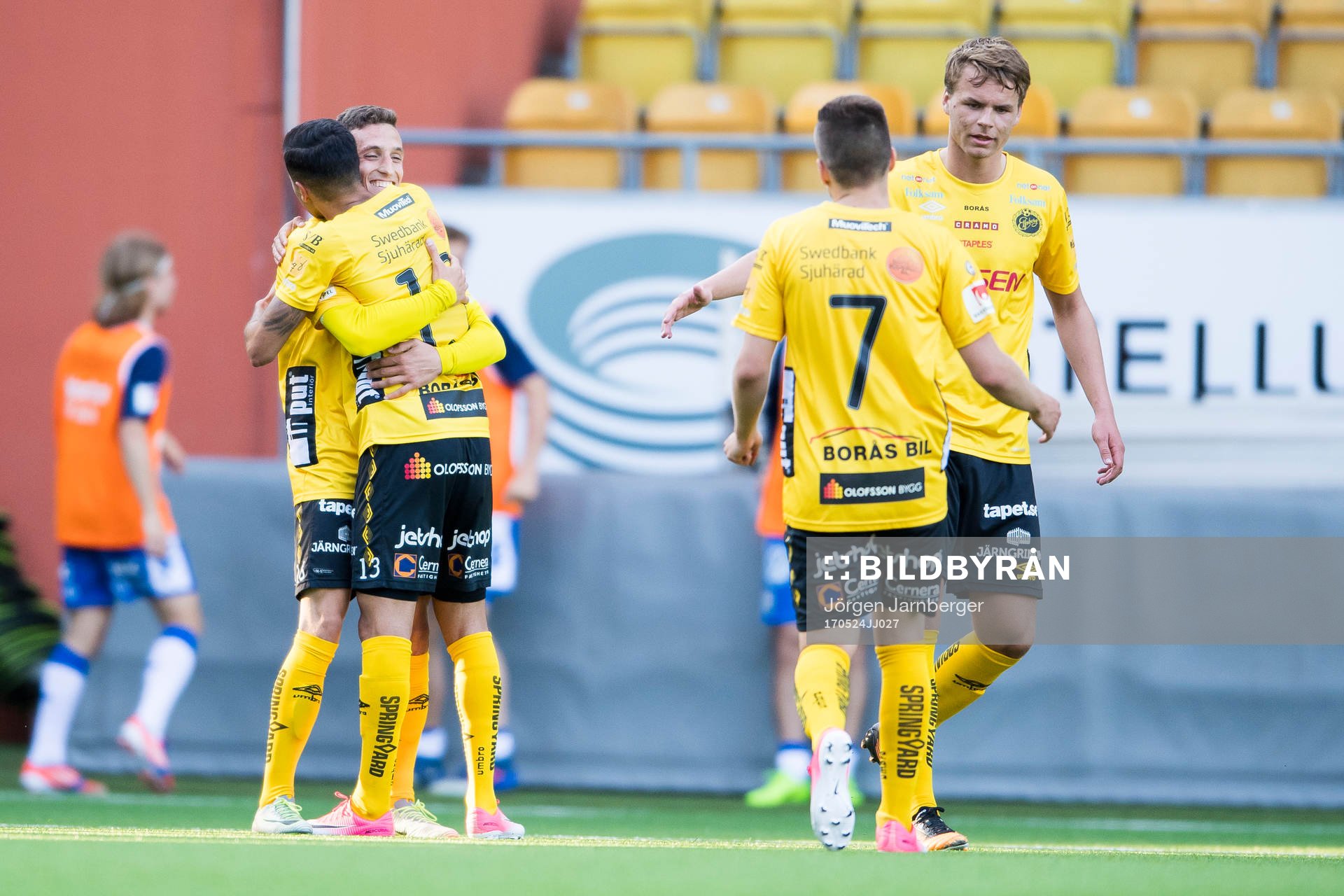 Elfsborgs Arian Kabashi jublar med övriga i laget