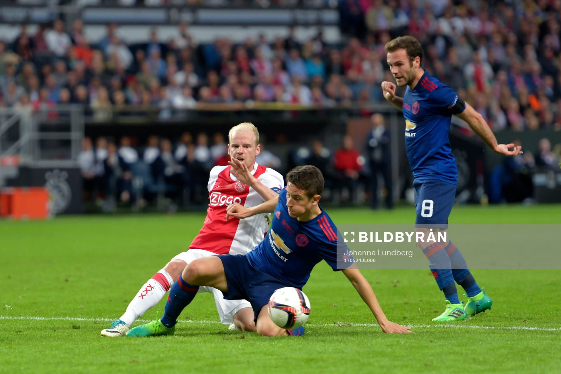 Ajax Davy Klaassen och Manchester Uniteds Ander Herrera i