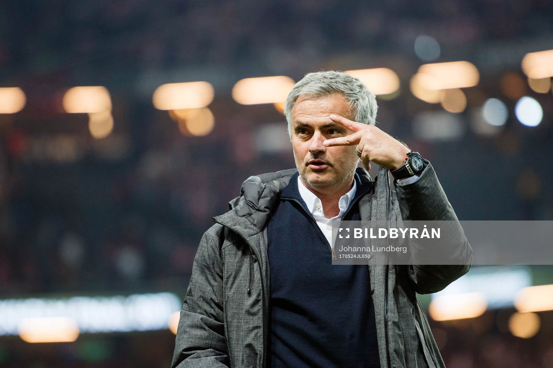 Manchester Uniteds tränare José Mourinho  gör ett