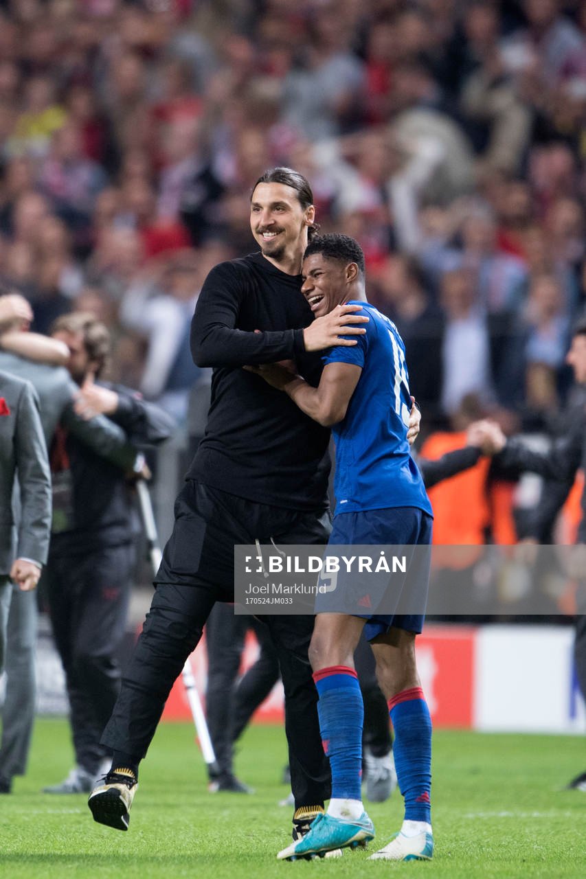 Manchester Uniteds Zlatan Ibrahimovic jublar med Marcus