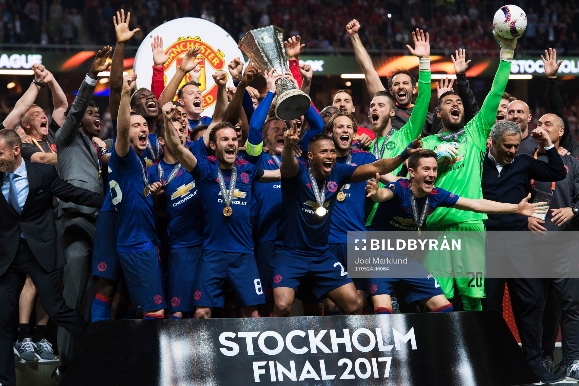 Manchester Uniteds spelare jublar