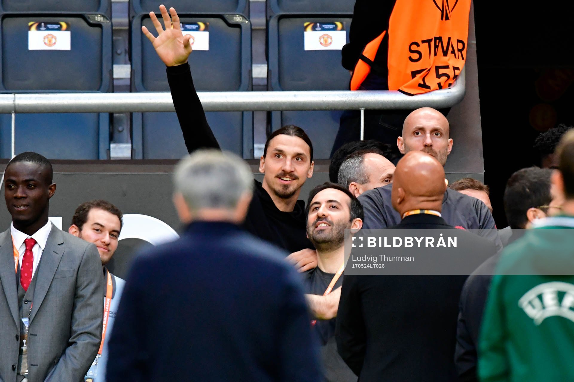 Manchester Uniteds Zlatan Ibrahimovic vinkar