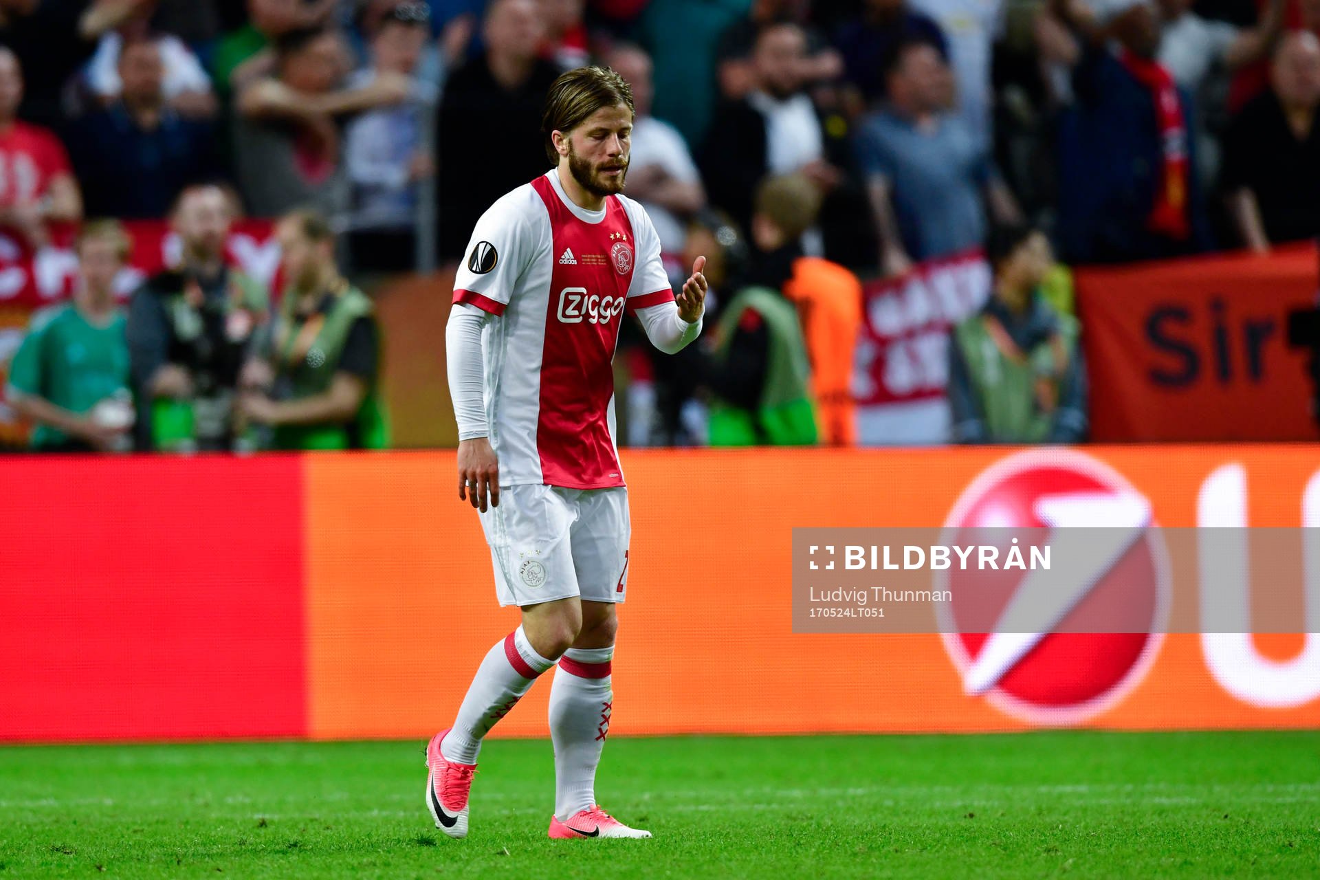Ajax Kenny Tete deppar