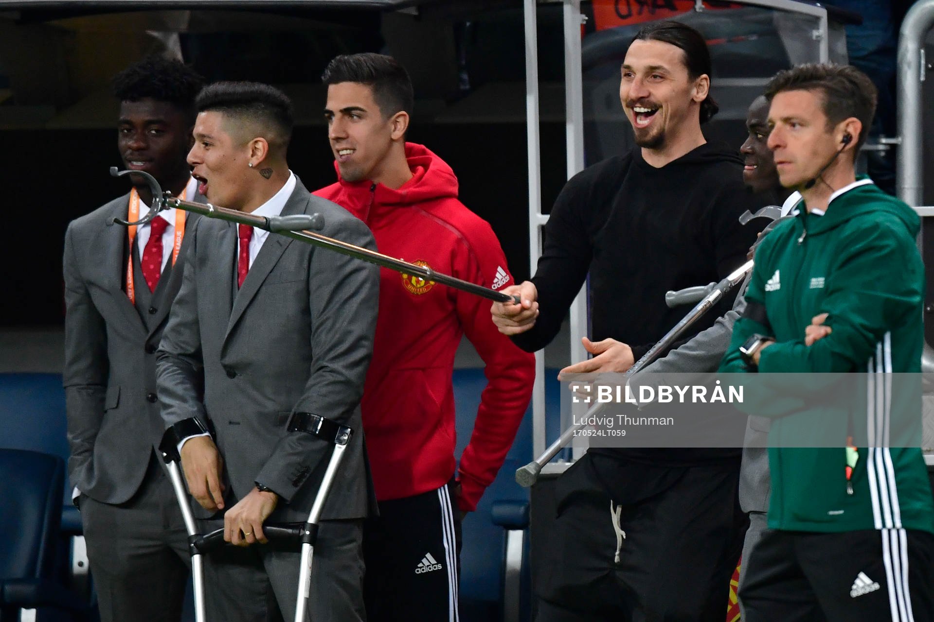 Manchester Uniteds Zlatan Ibrahimovic vid spelarbänken
