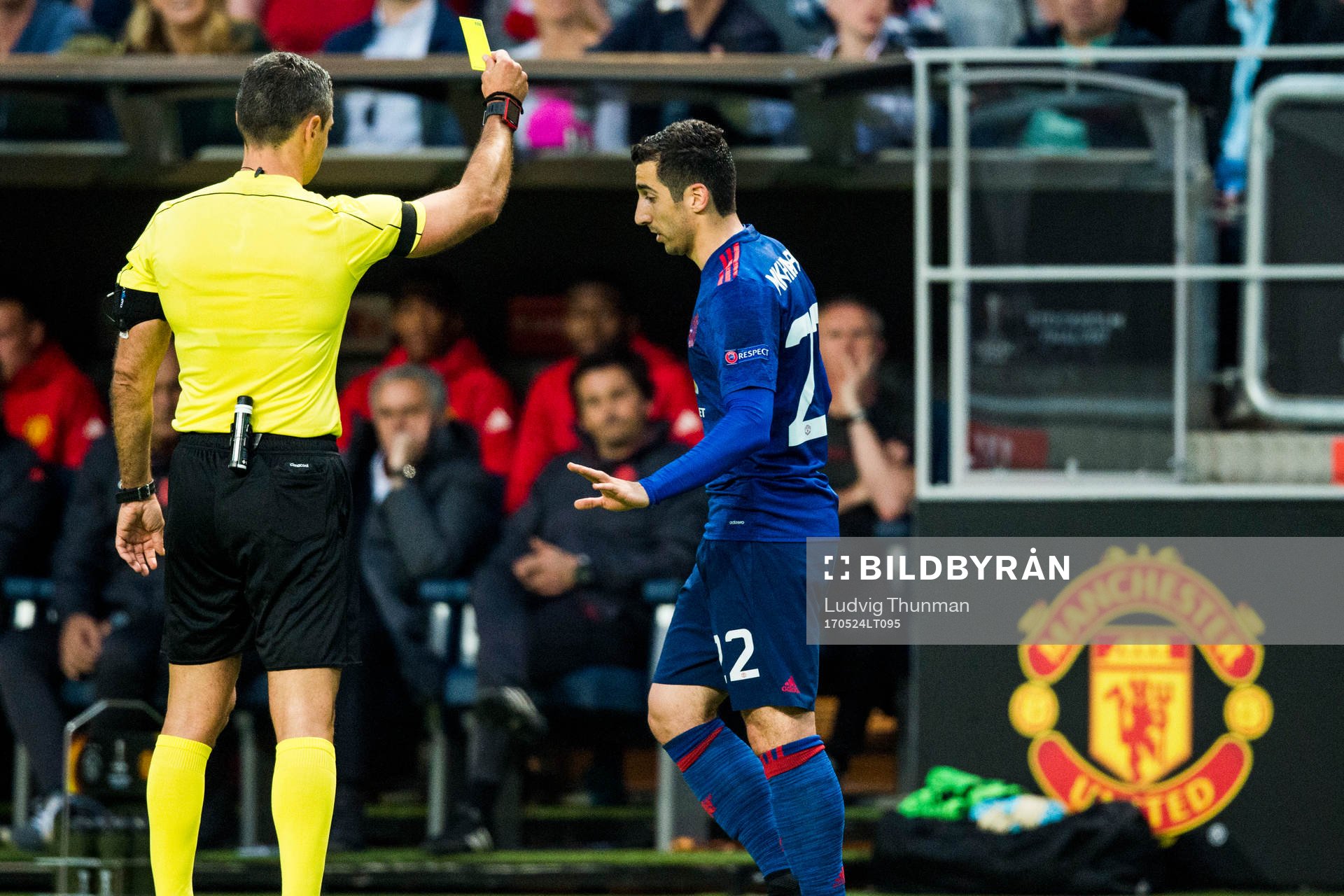 Manchester Uniteds Henrikh Mkhitaryan varnas av domare