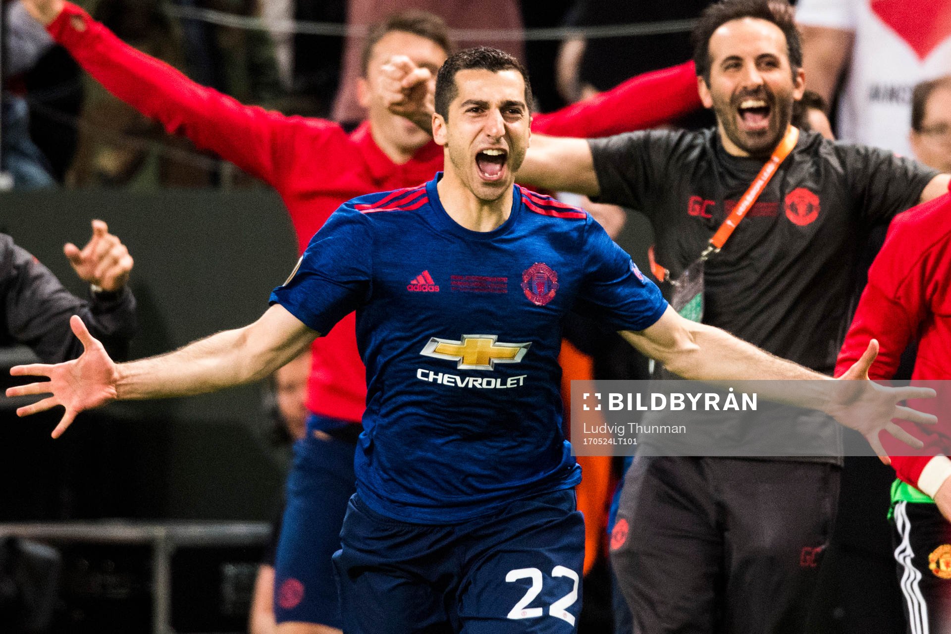 Manchester Uniteds Henrikh Mkhitaryan jublar