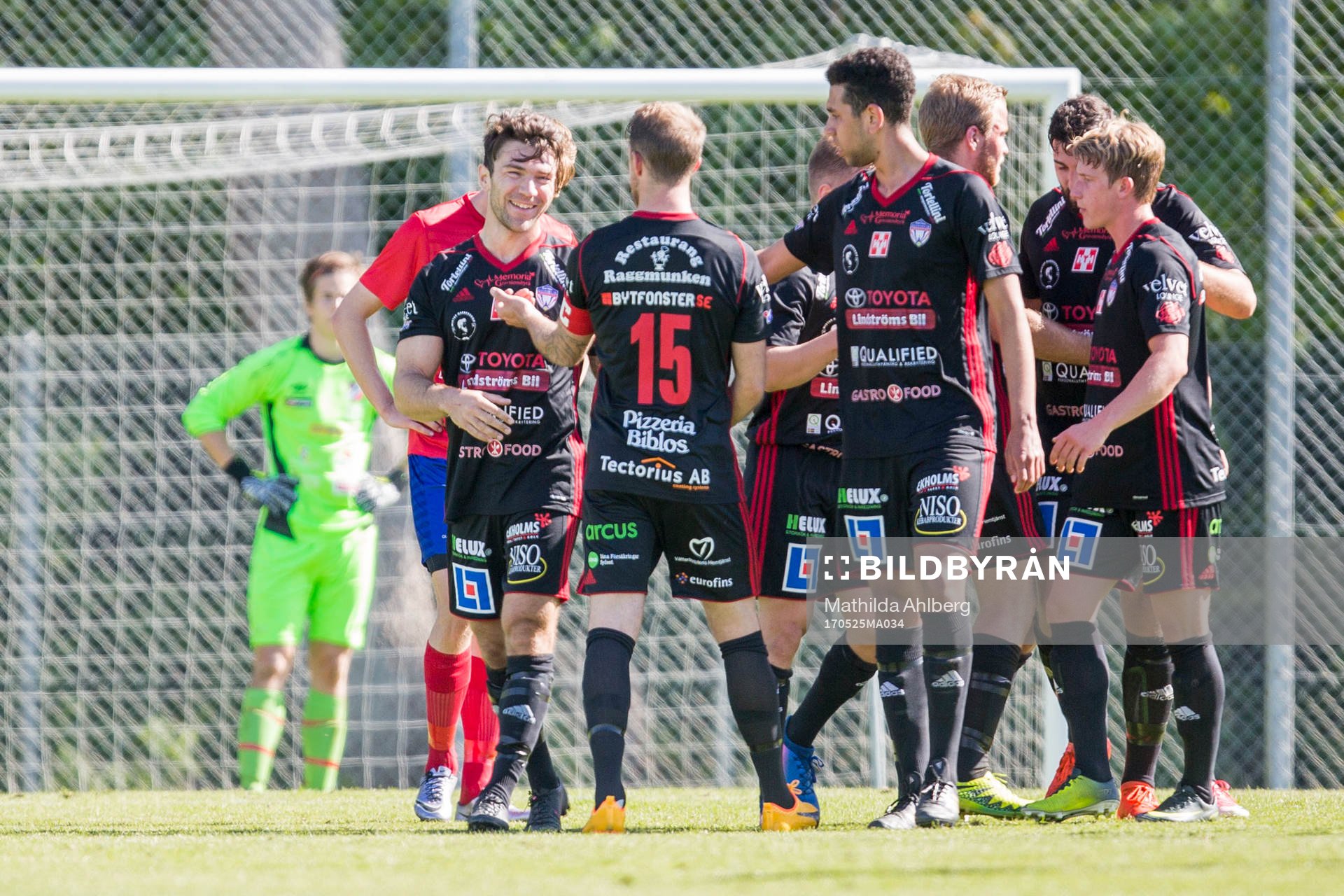 Assyriskas Arian Banda jublar under fotbollsmatchen i Divison 2 mellan Höganäs och Assyriska IK den 25 maj 2017 i Höganäs.