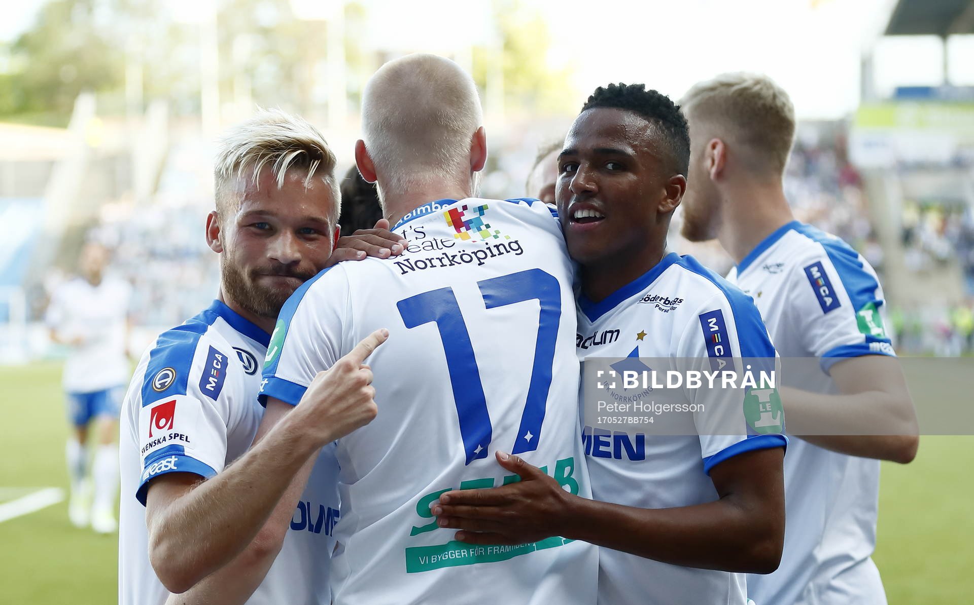 Norrköpings Kalle Holmberg jublar