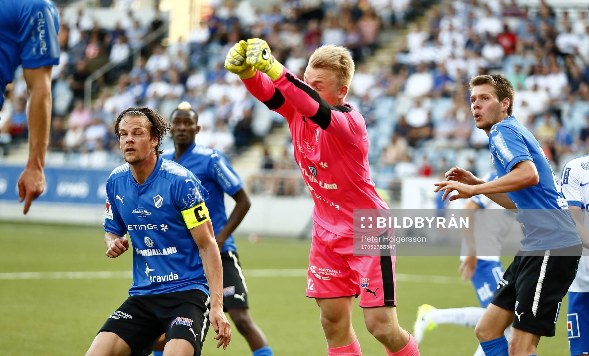 Halmstads Fredrik Liverstamn, målvakt Isak Pettersson