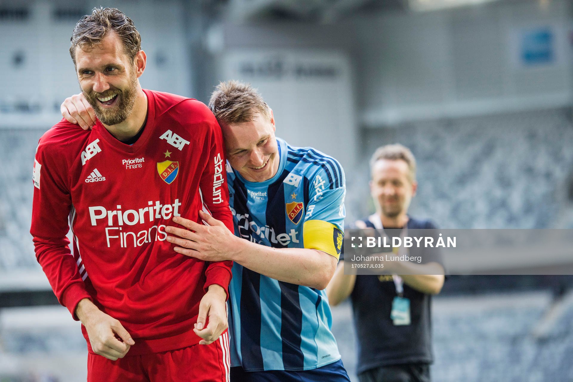 Djurgårdens målvakt Andreas Isaksson och Kim Källström jublar efter fotbollsmatchen i Allsvenskan mellan Djurgården och AFC Eskilstuna den 27 maj 2017 i Stockholm.