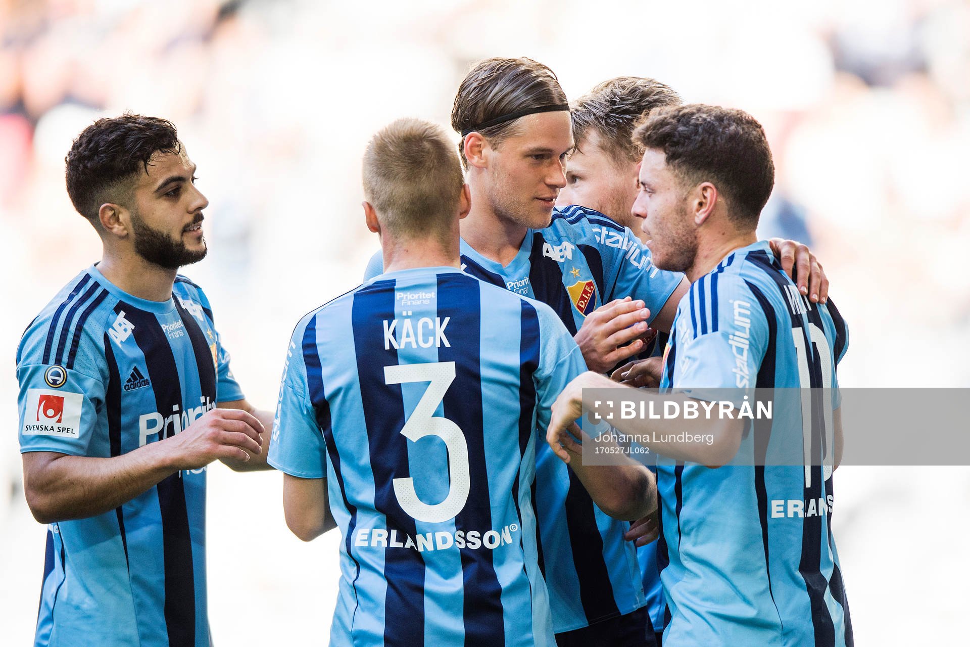 Djurgårdens Felix Beijmo och Kerim Mrabti jublar
