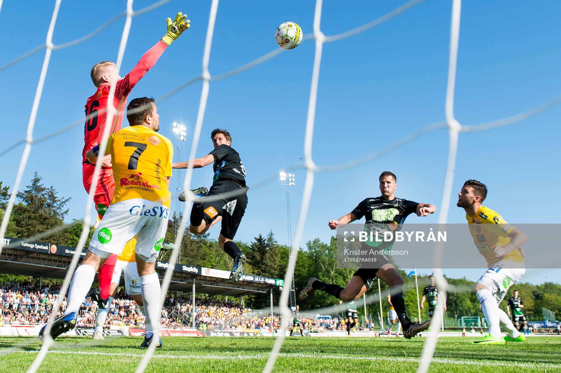 Varbergs Peter Nyström nickar in 3-3