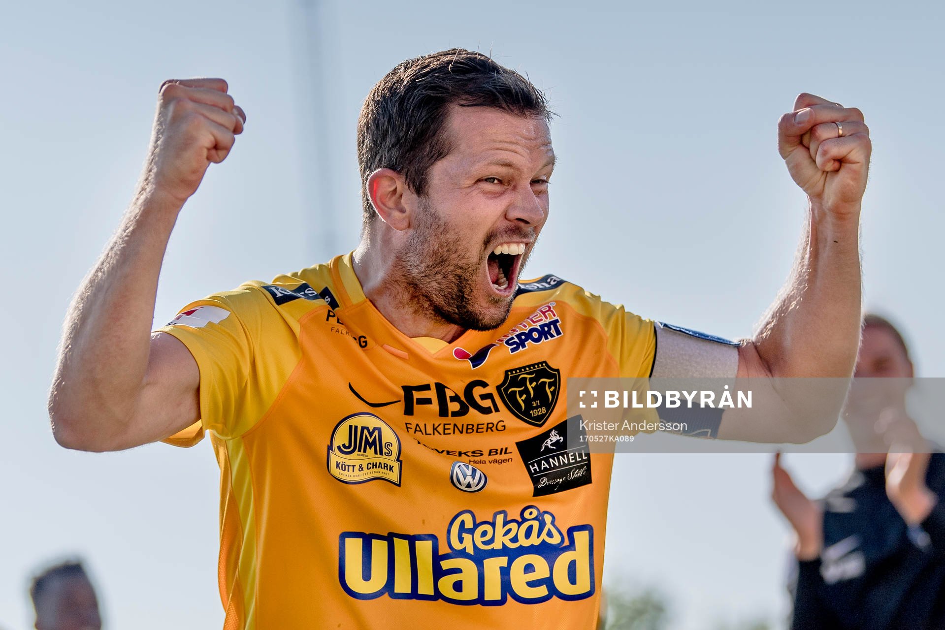 Falkenbergs David Svensson jublar