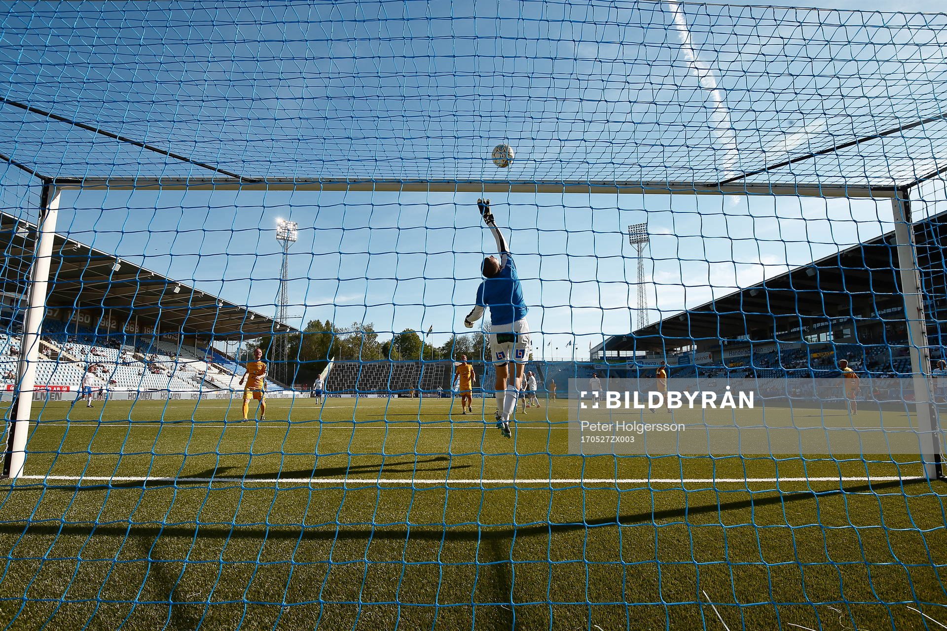 Jubileumsmatchen i fotboll mellan veteraner i Norrköping och Halmstad den 27 maj 2017 i Norrköping.