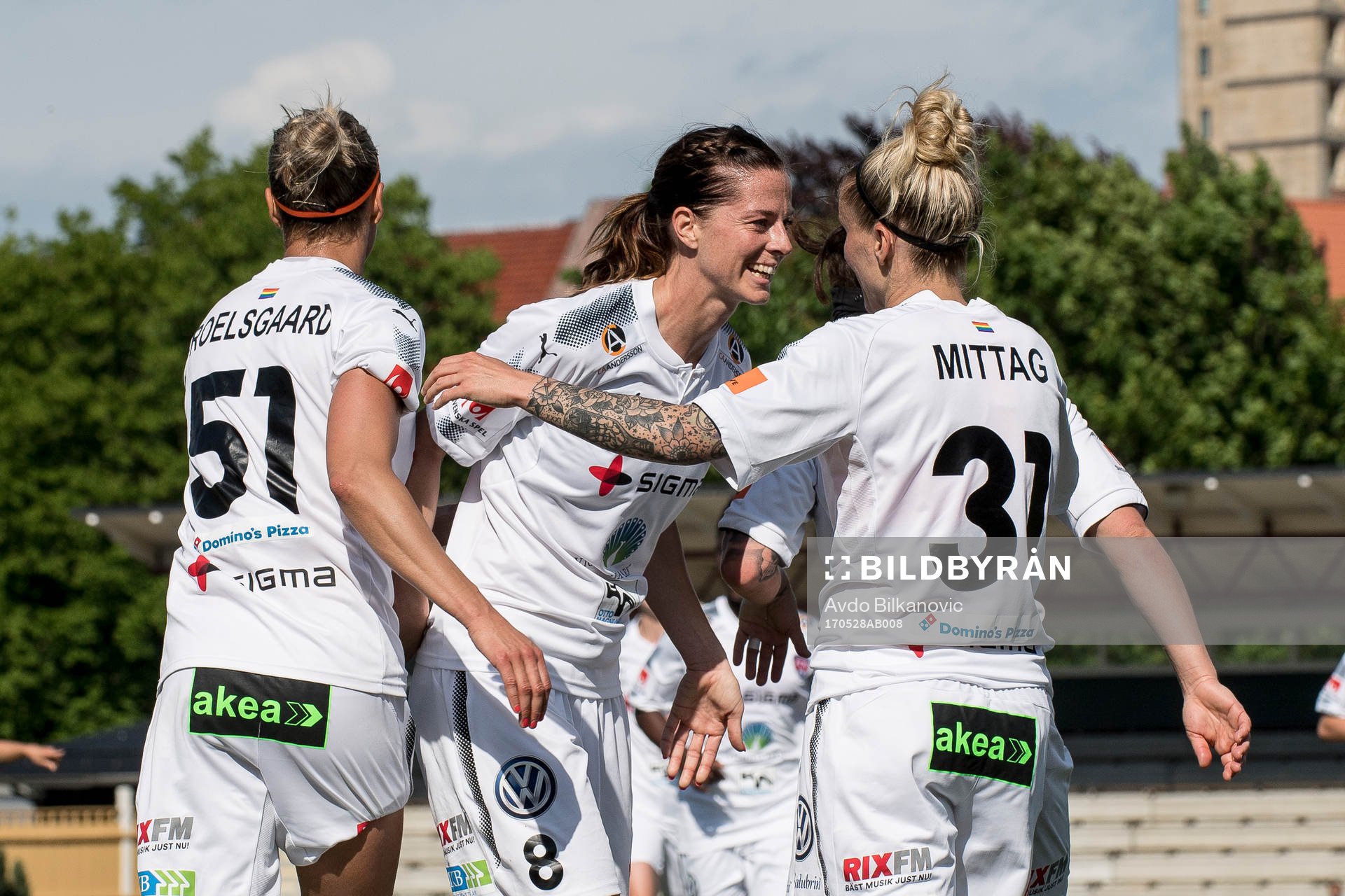 Rosengårds Anja Mittag och Lotta Schelin jublar