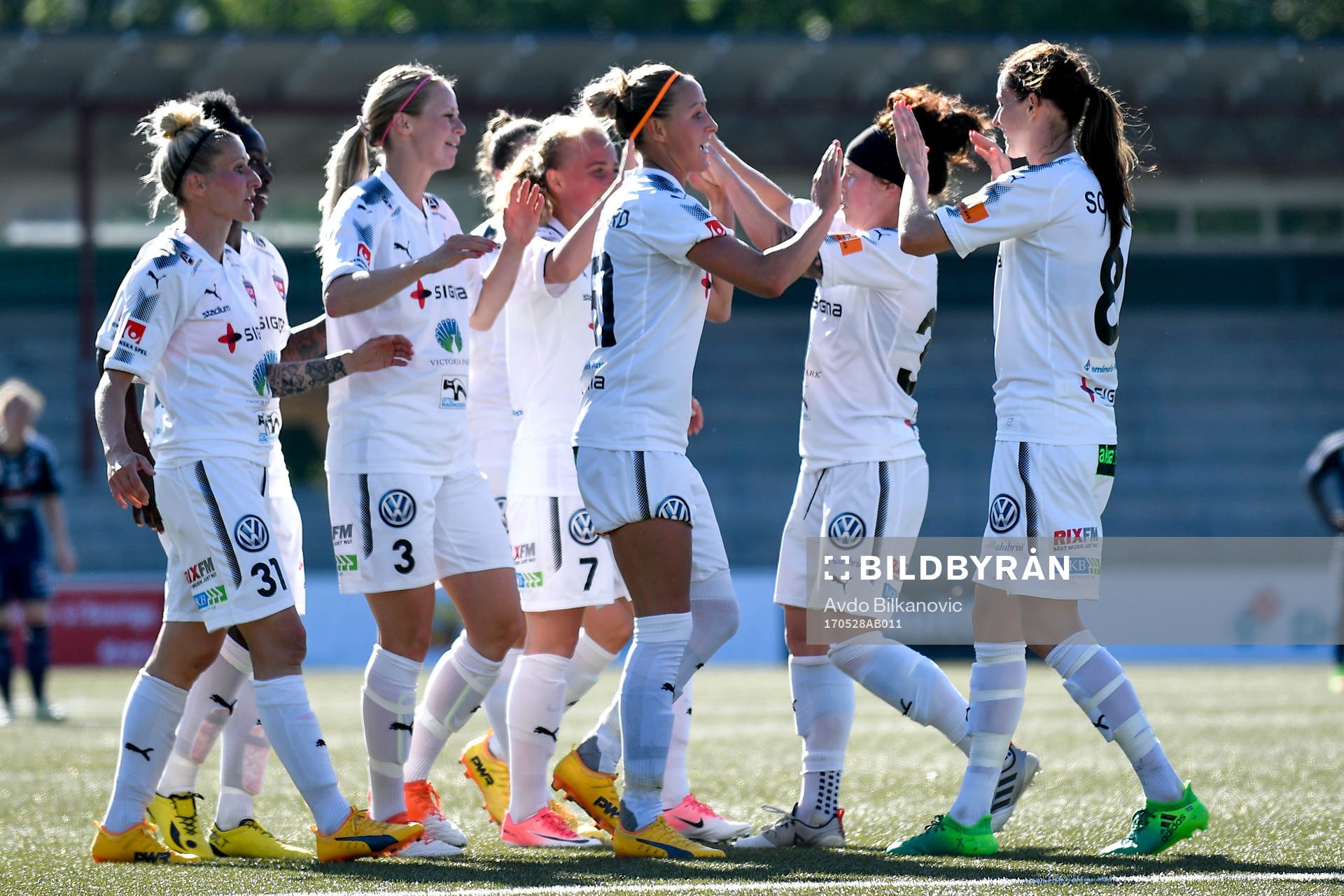 Rosengårds Lotta Schelin jublar med lagkamrater