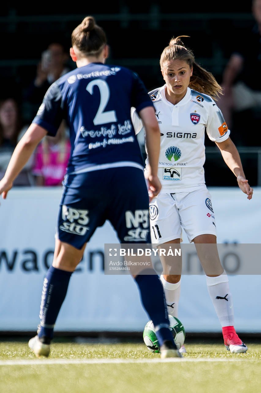 Rosengårds Lieke Martens framför Kvarnsvedens Melisa