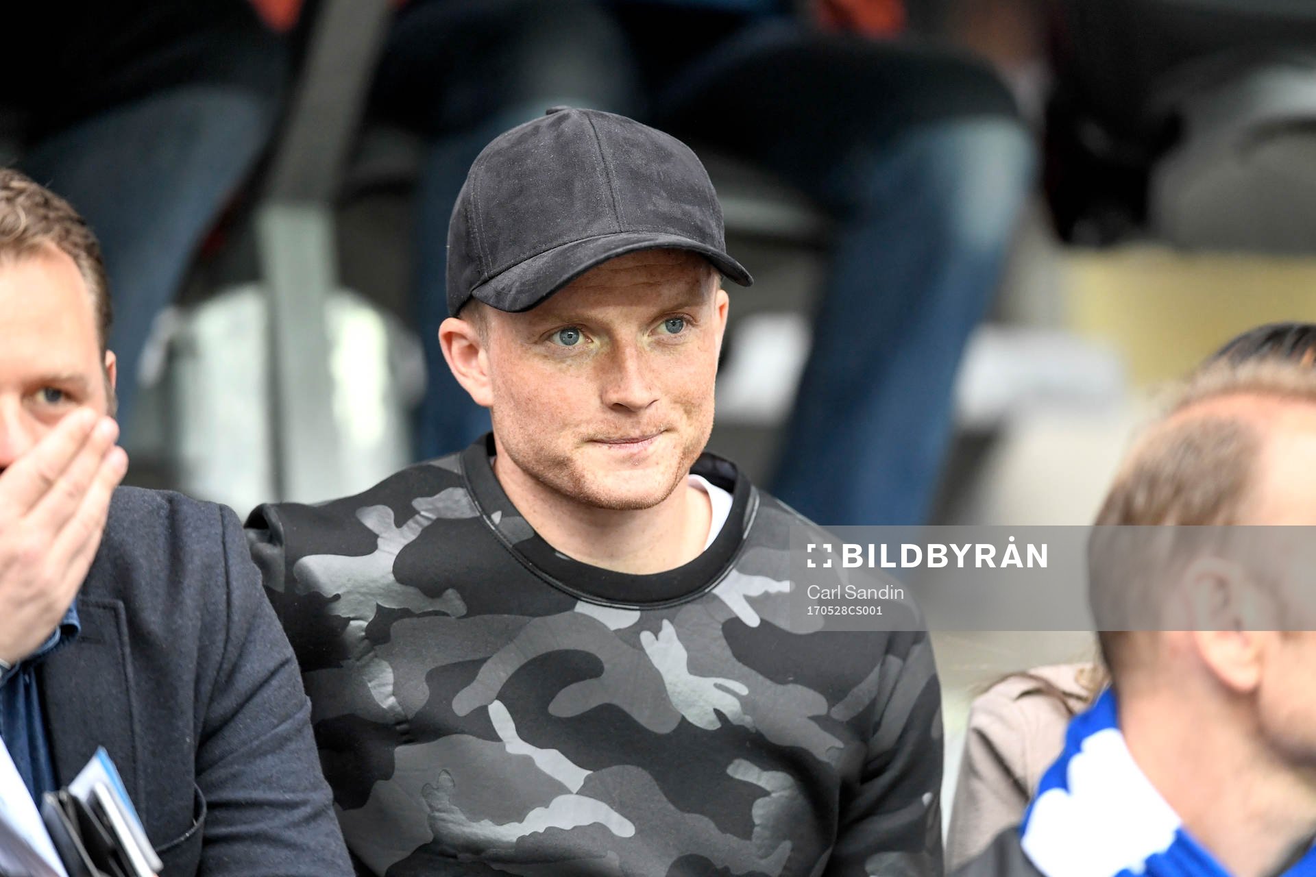 Förre IFK Göteborgs spelaren Sam Larsson på läktaren