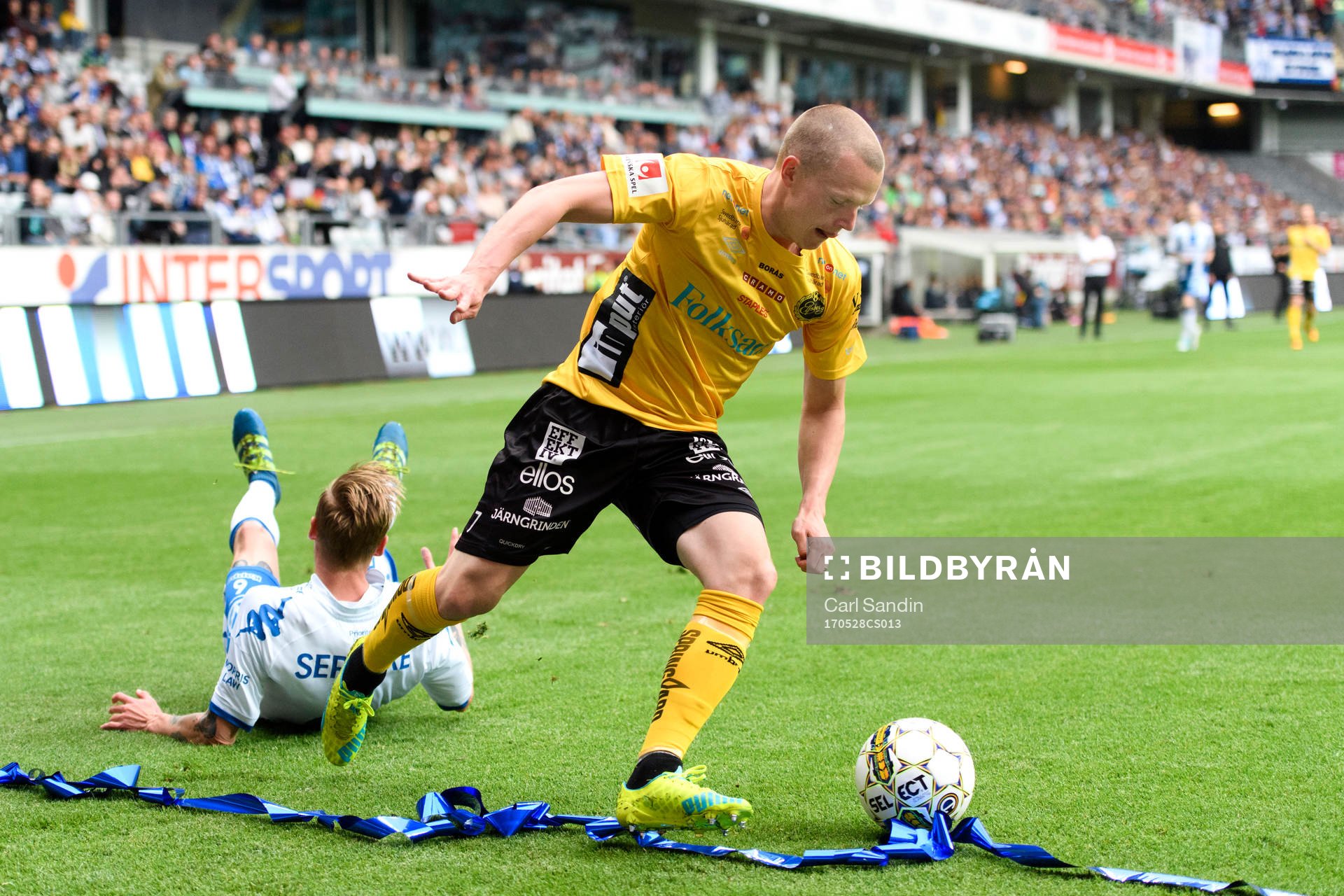 IFK Göteborgs Sebastian Eriksson faller