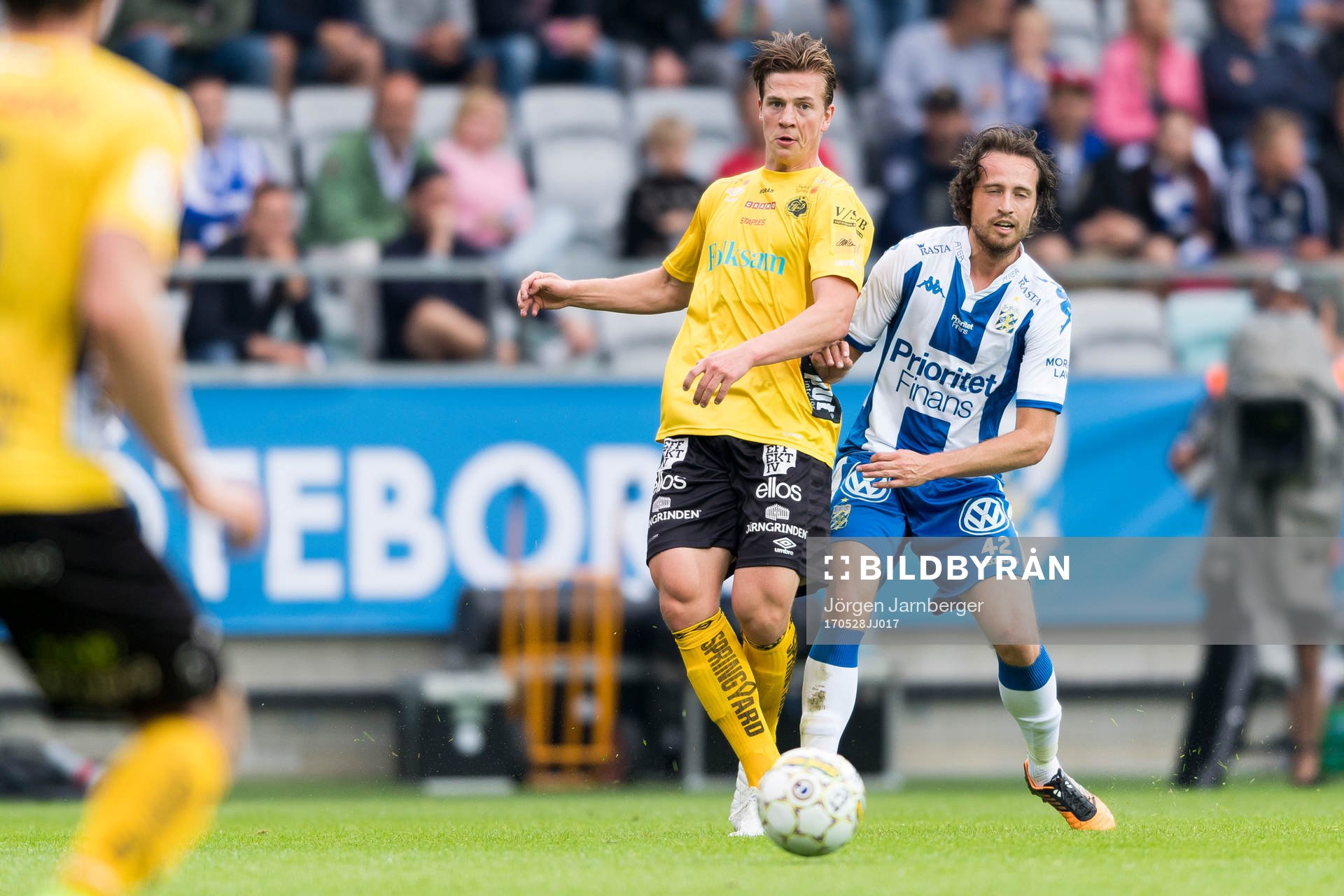 Elfsborgs Simon Olsson och IFK Göteborgs Mikkel Diskerud