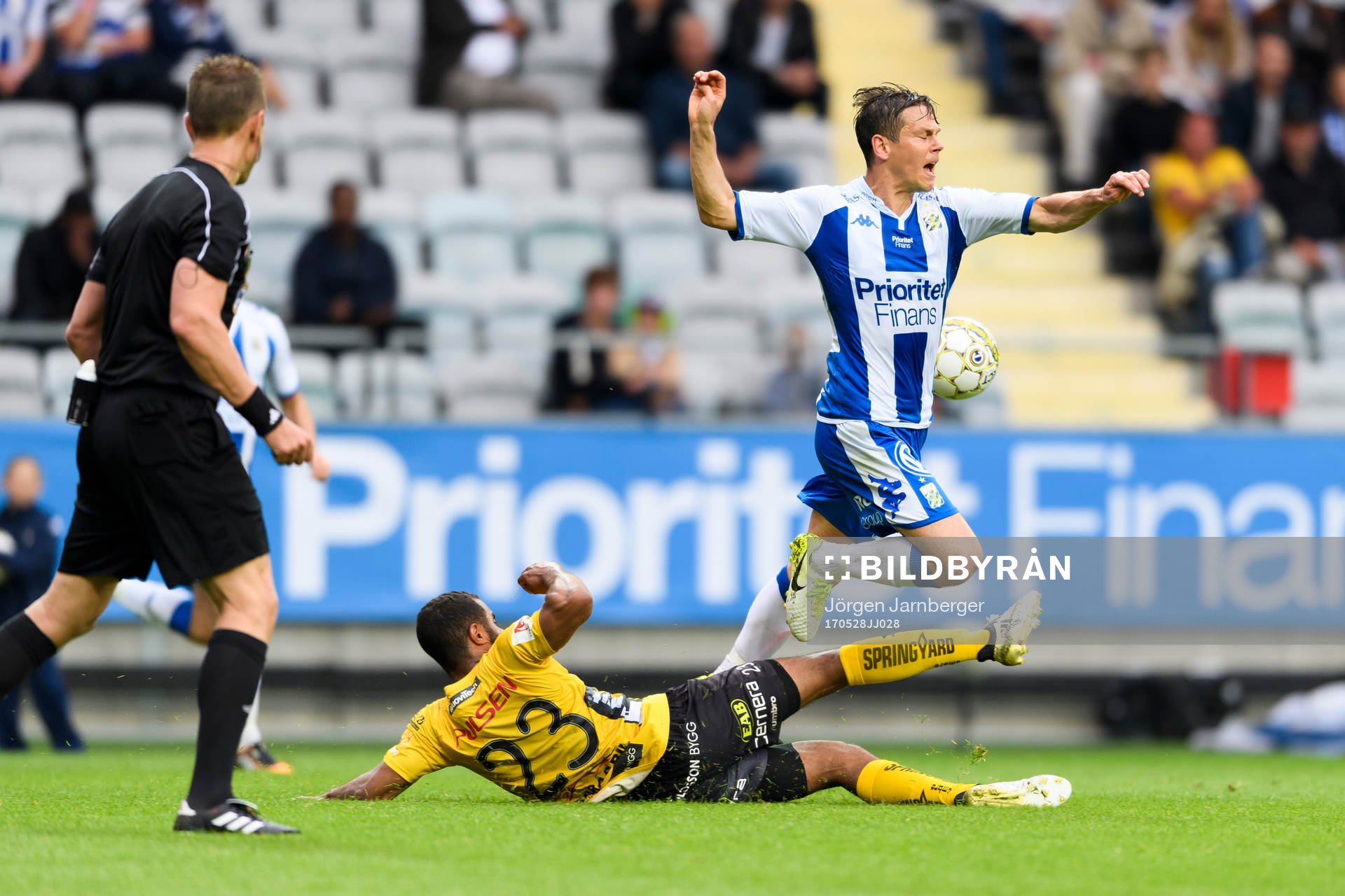IFK Göteborgs Mads Albaek och Elfsborgs Alex Dyer