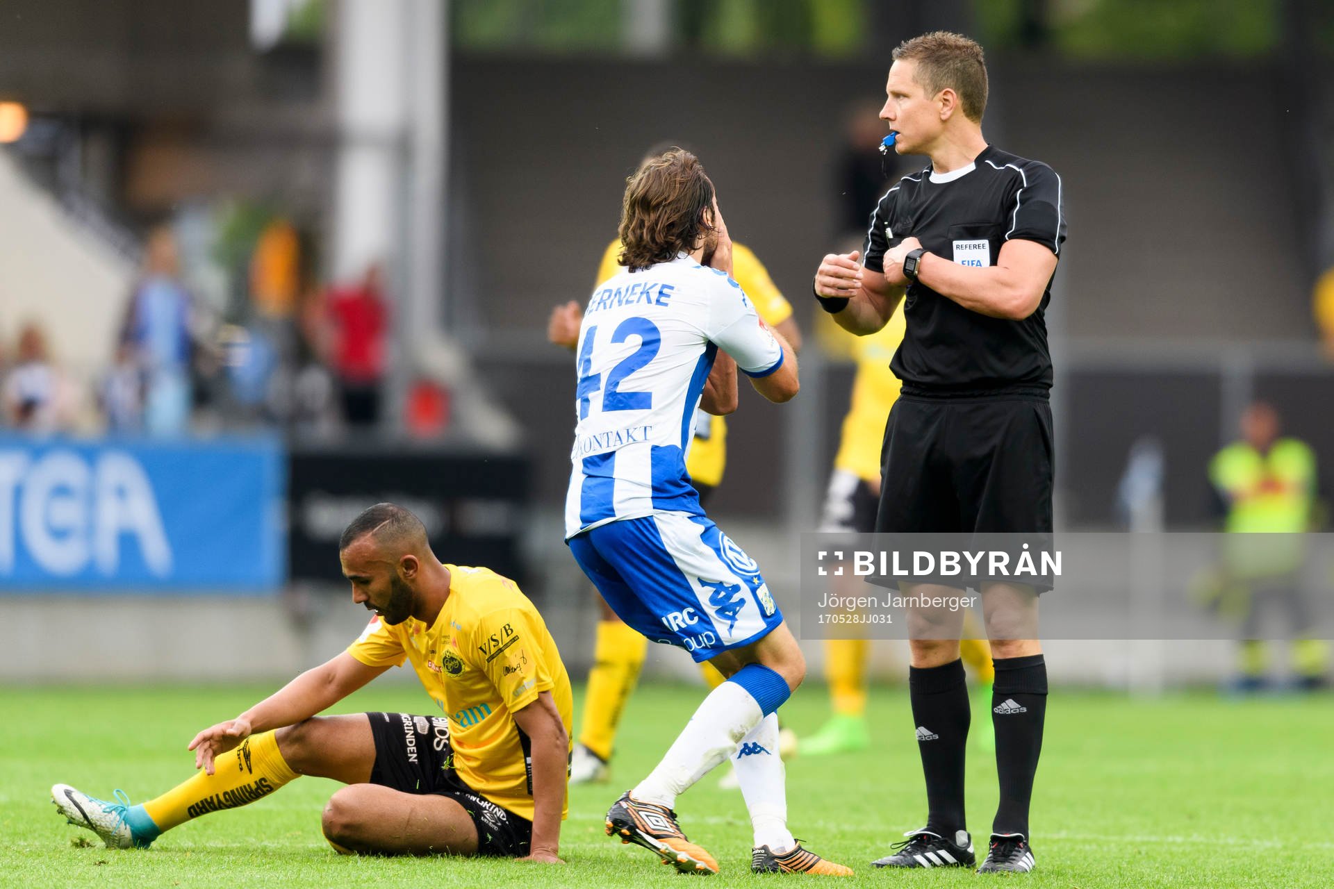 IFK Göteborgs Mikkel Diskerud reagerar då han får