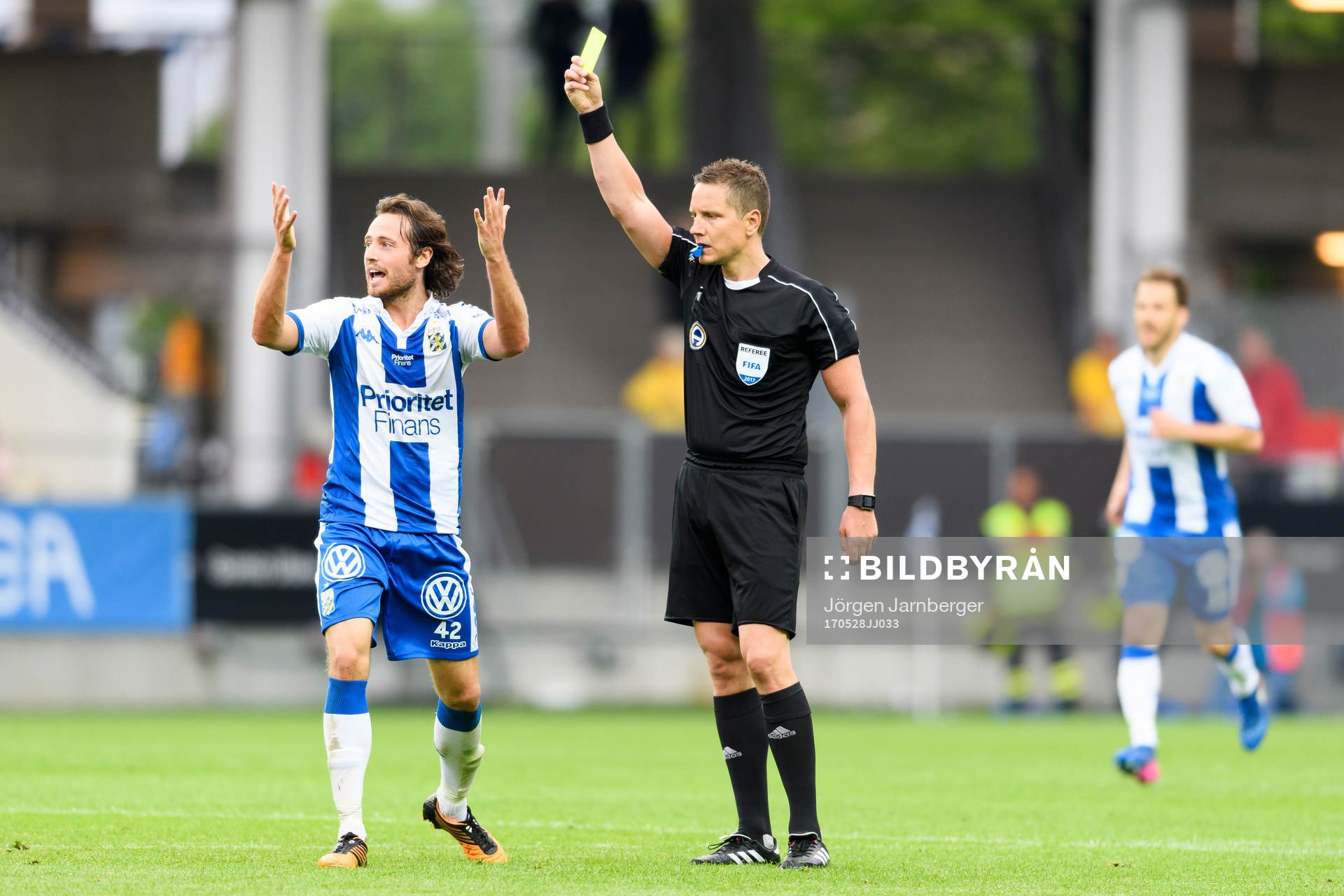 IFK Göteborgs Mikkel Diskerud reagerar då han får