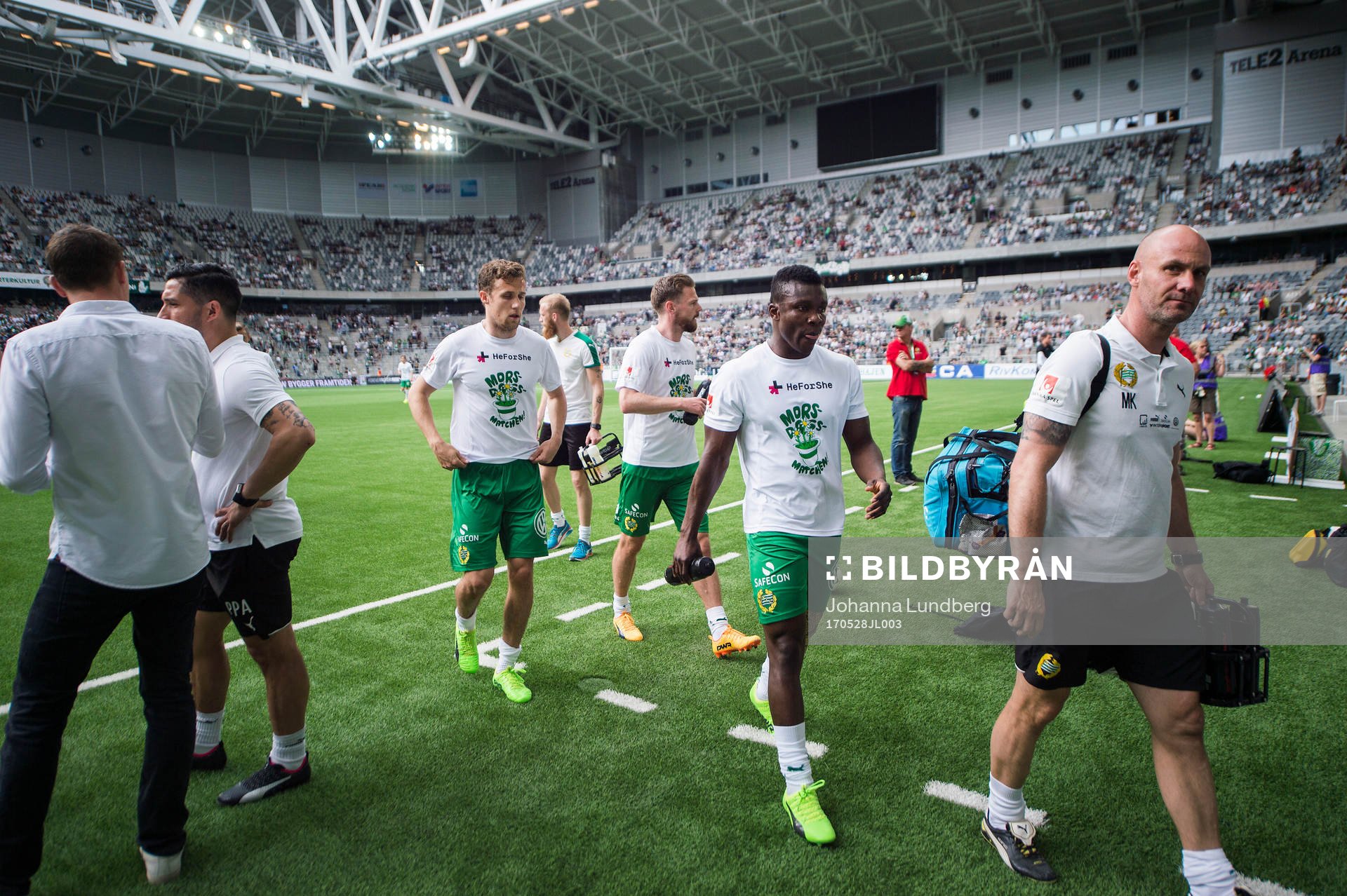 Hammarbys spelare går av planen