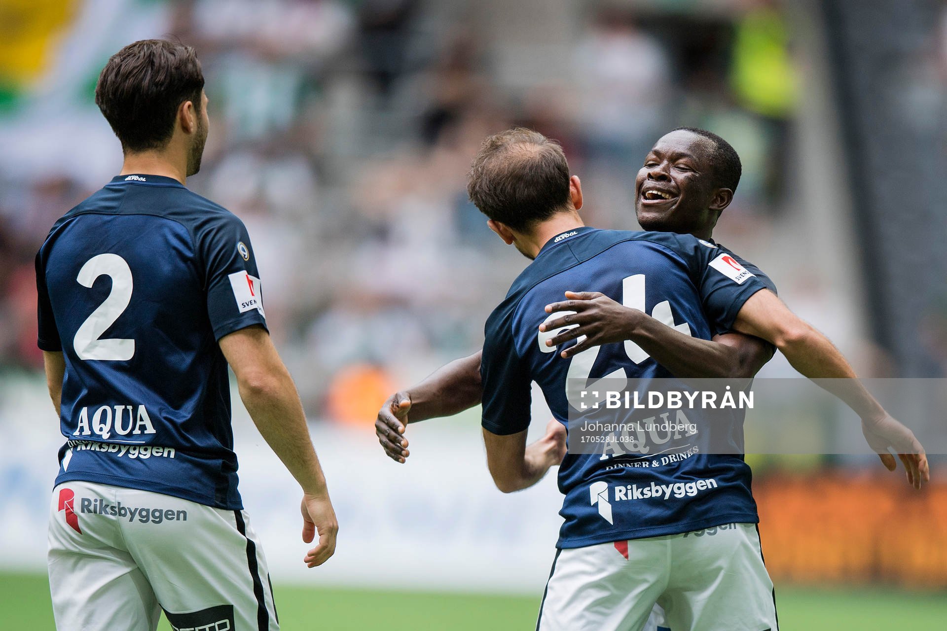 Jönköpings Eric Ayuk jublar