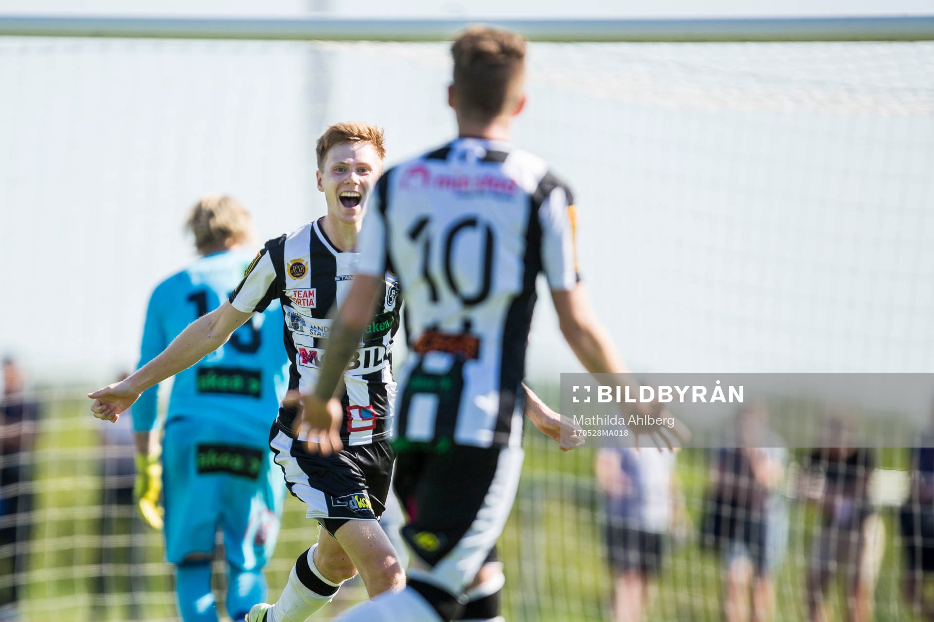 Landskronas Dennis Olofsson jublar