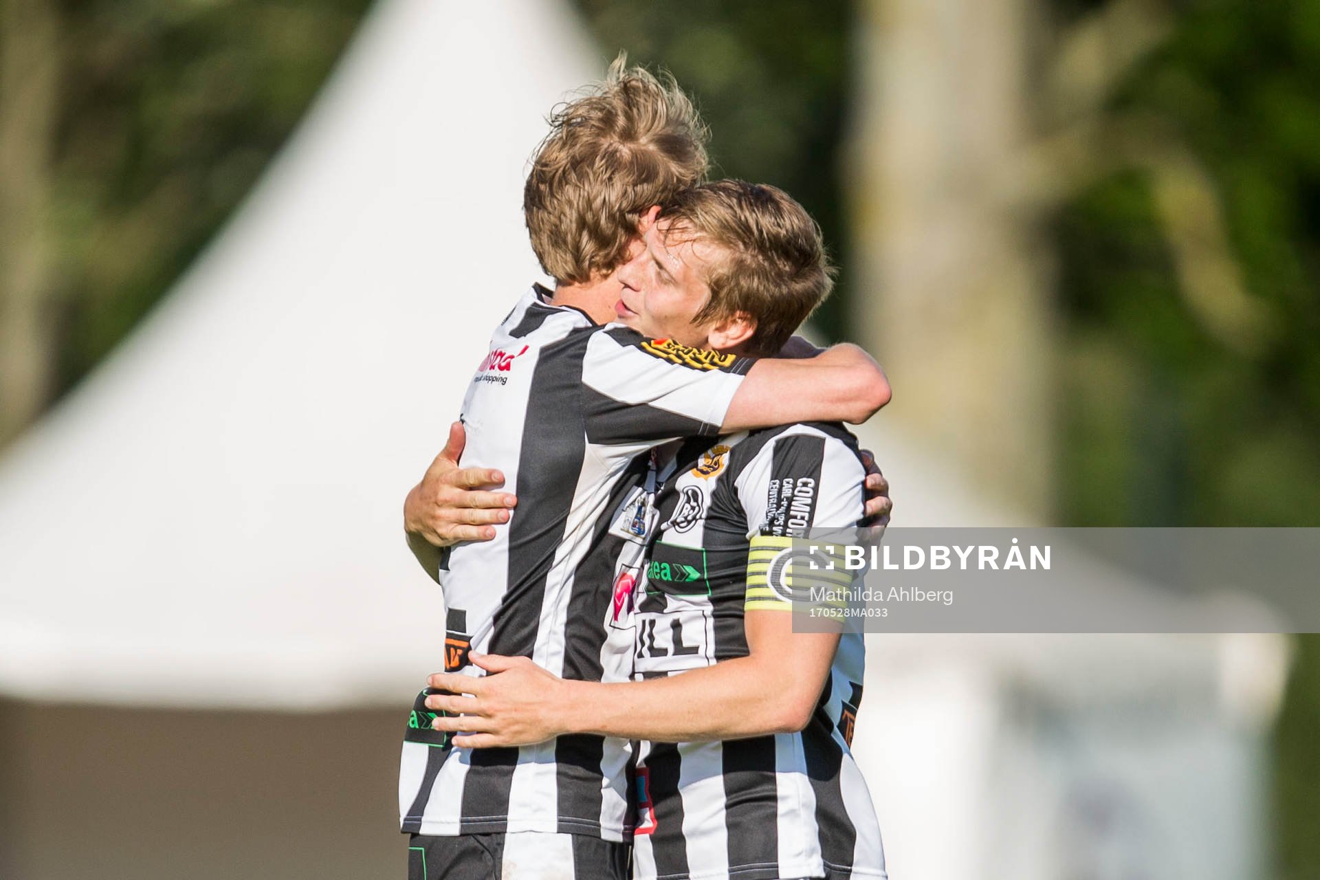 Landskronas Philip Andersson jublar efter segern i fotbollsmatchen i Division 1 Södra mellan Ängelholm och Landskrona den 28 maj 2017 i Ängelholm.