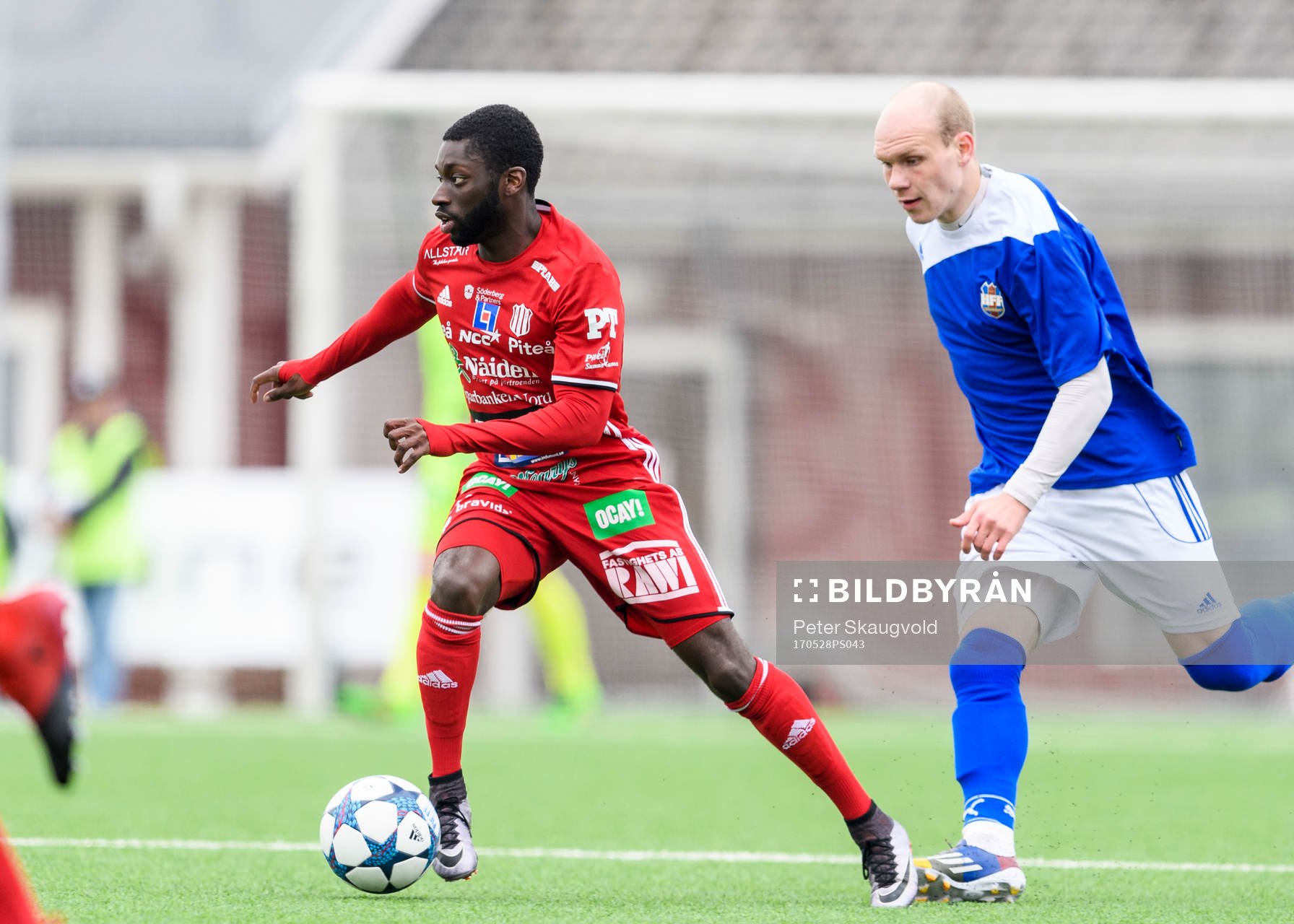 Piteås Samuel Naiwo med bollen