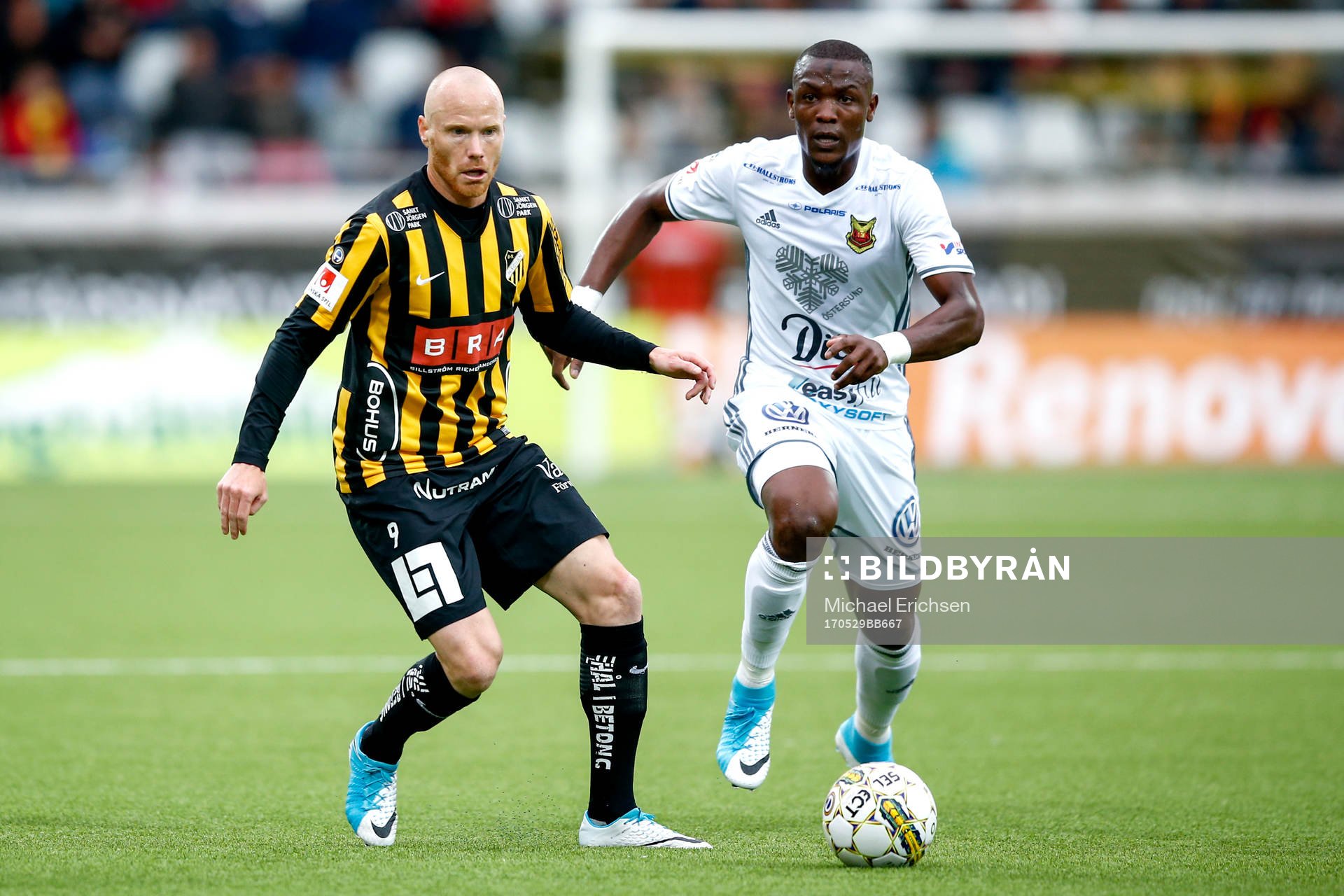 Häckens Alexander Farnerud och Östersunds Salisu