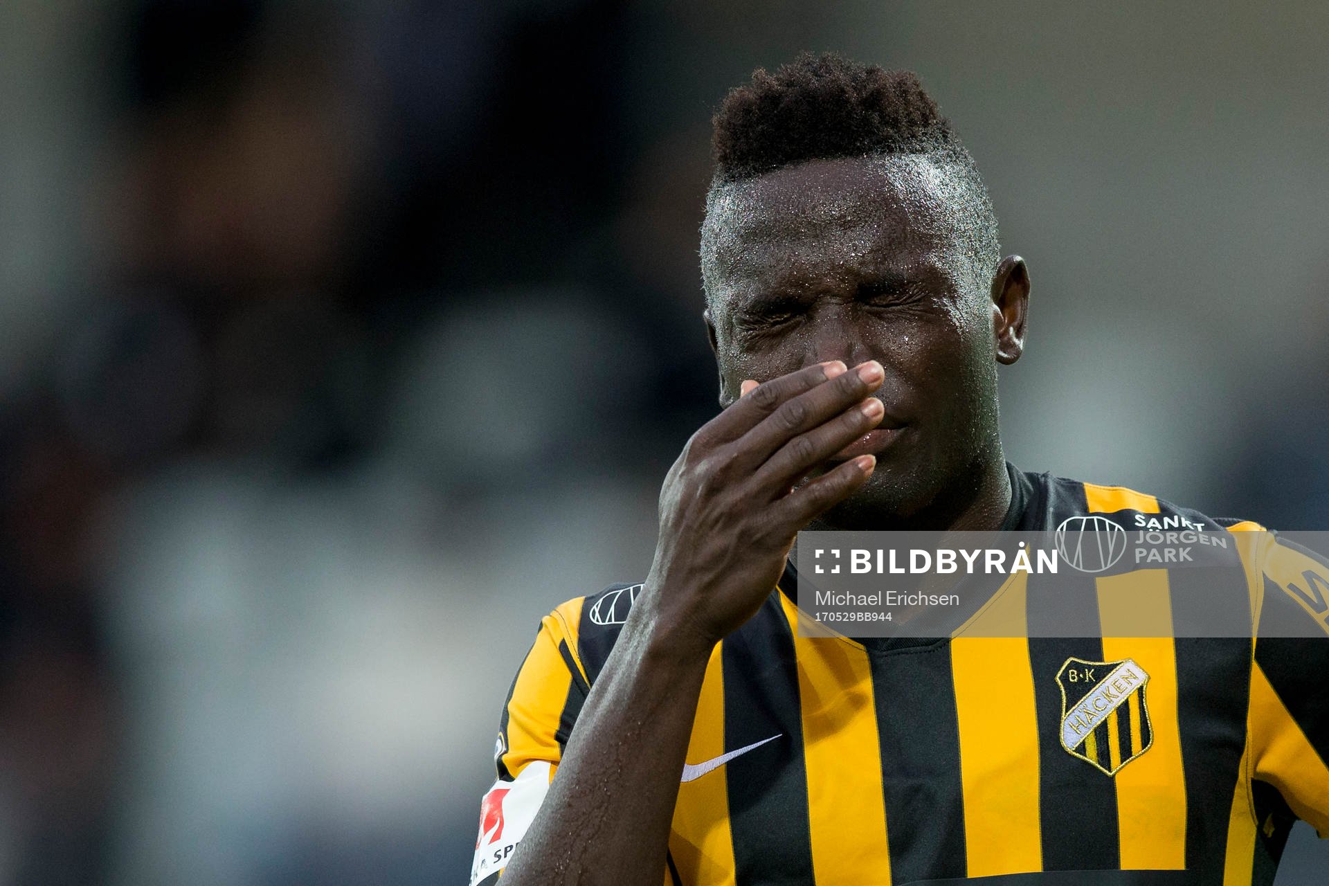 Häckens Alhassan Kamara deppar
