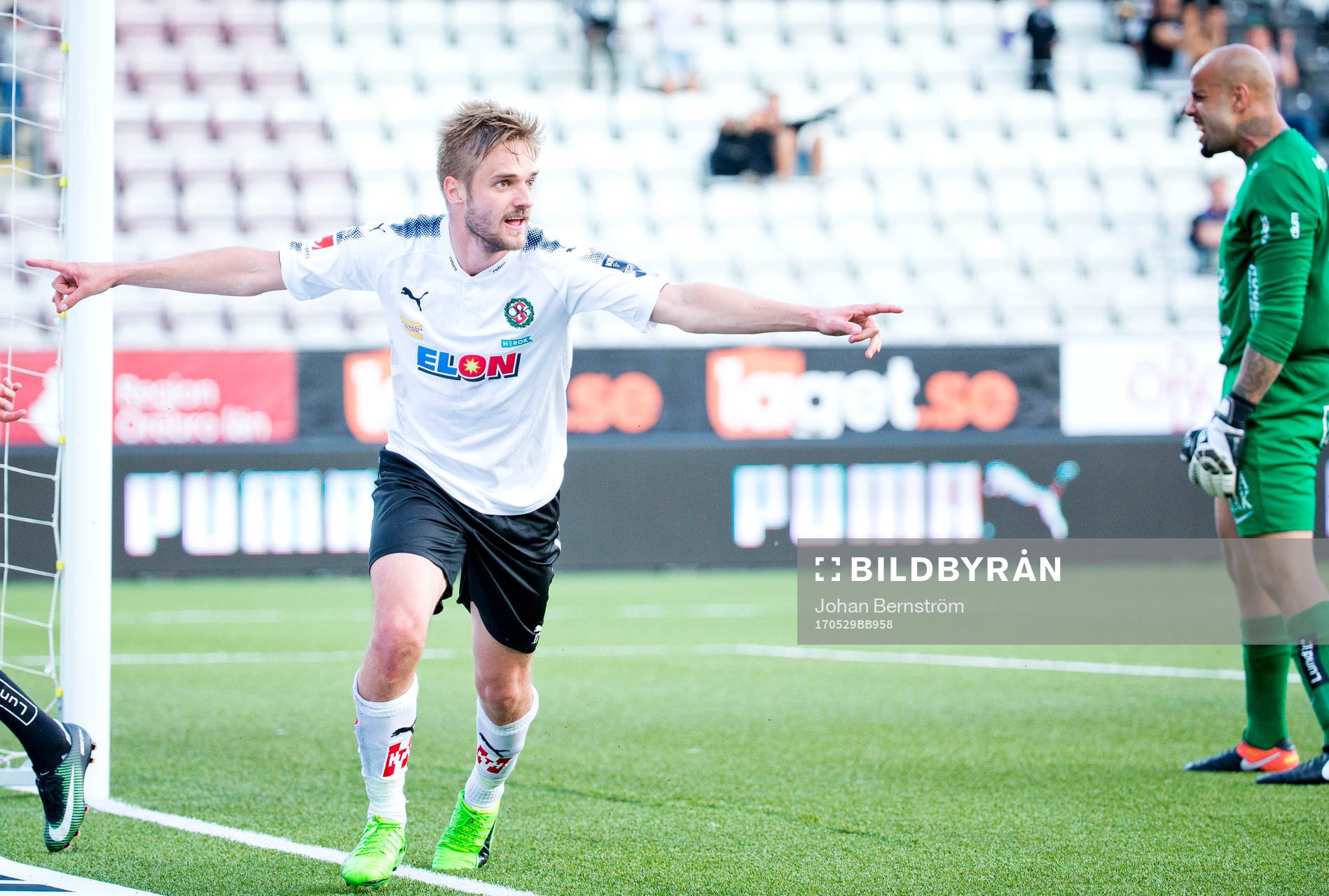 9 Örebros Johan Mårtensson jublar