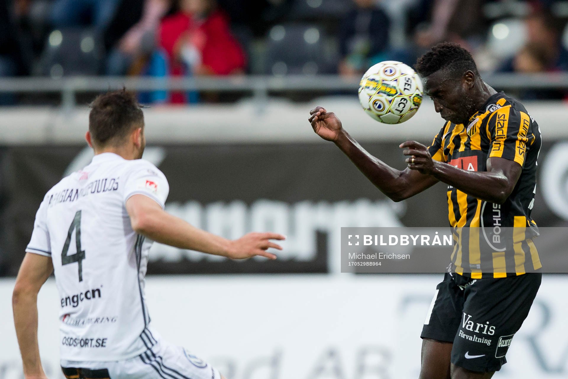 Häckens Alhassan Kamara nickar