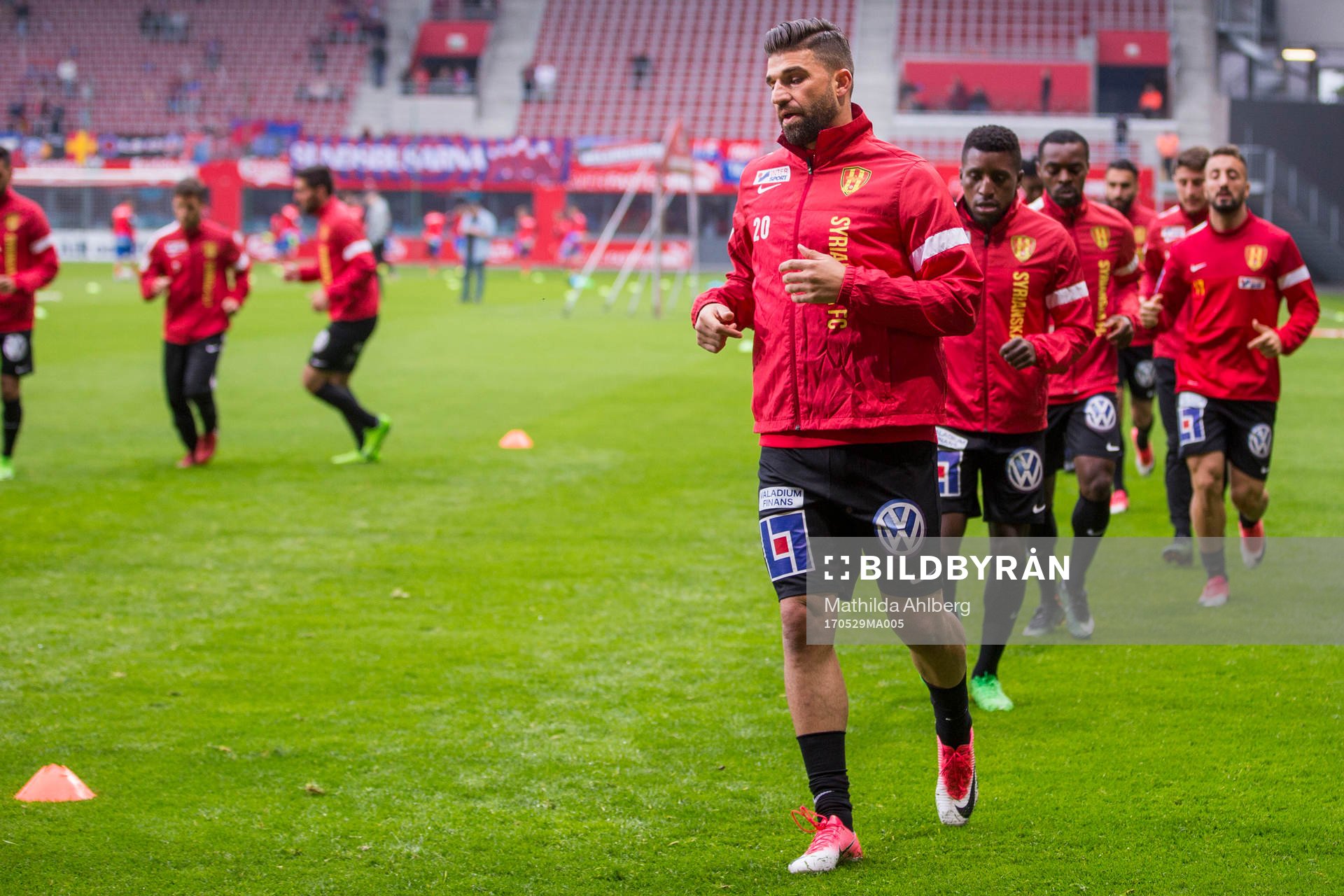 Syrianskas spelare värmer upp