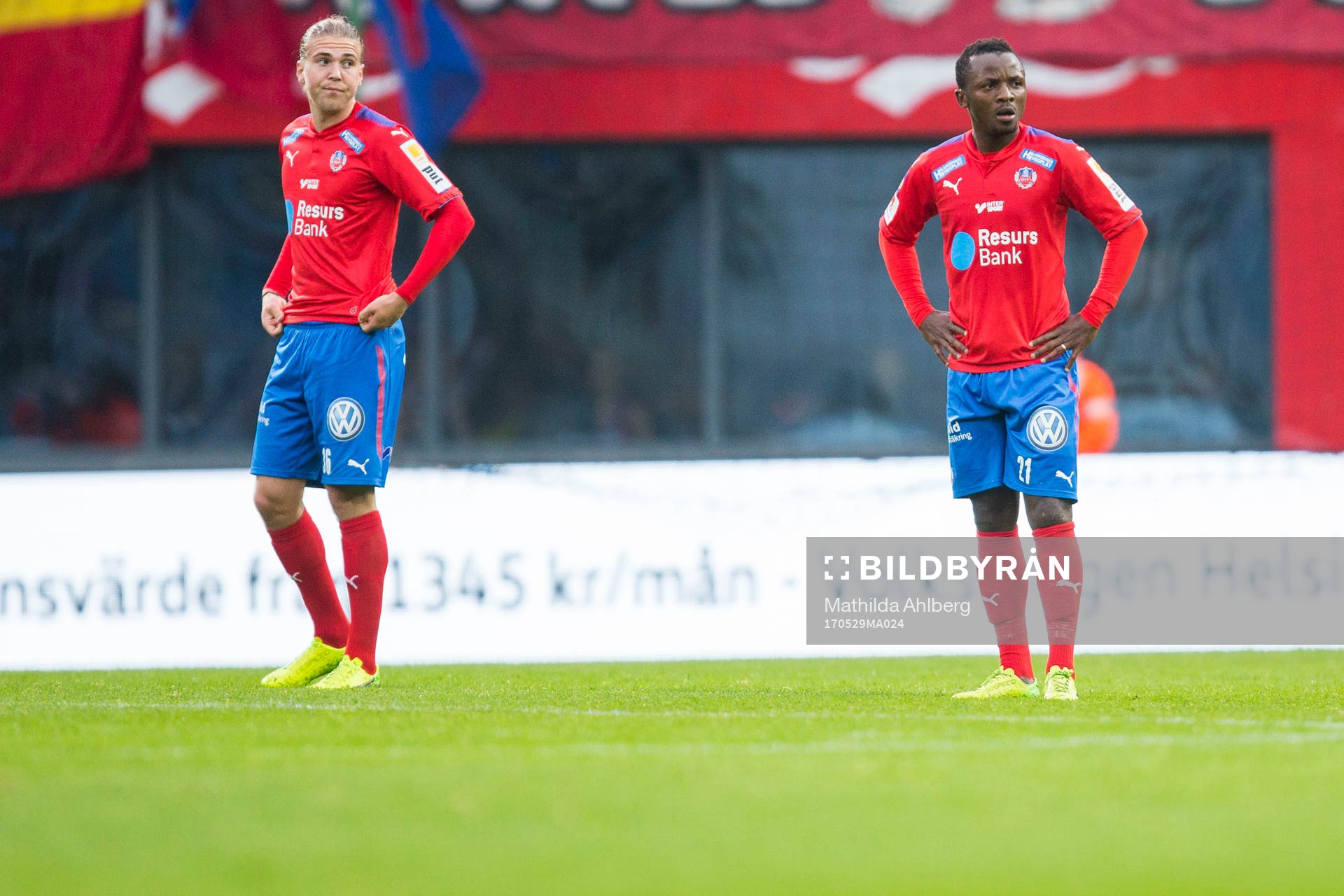 Helsingborgs Charlie Weberg och Monday Samuel deppar