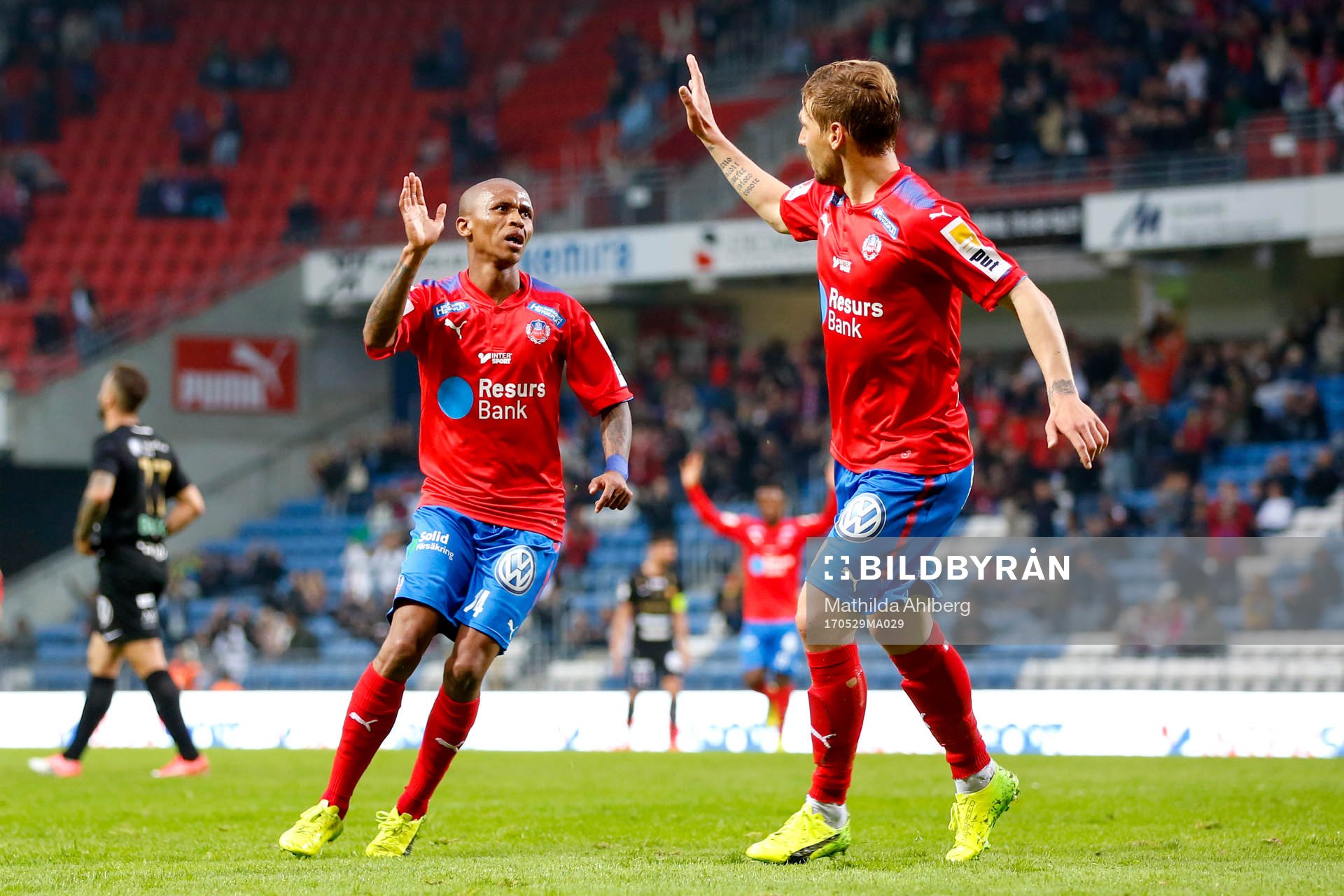 Helsingborgs Bradley Surprise Ralani jublar