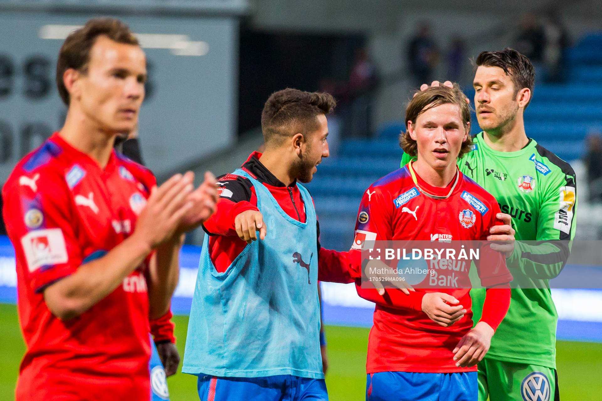 Helsingborgs Max Svensson jublar med lagkamraterna